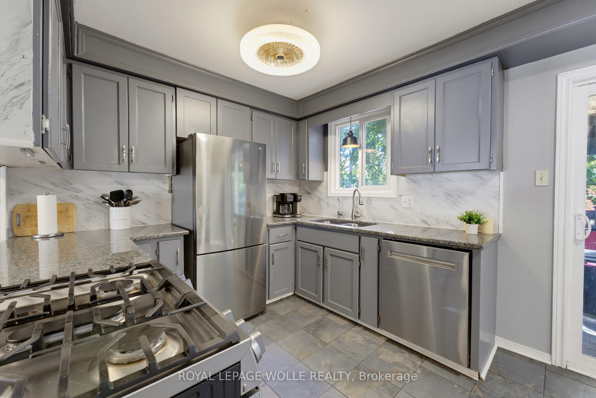 Photo 7 of 74 Stirling Macgregor Drive, Cambridge, St Andrews/Southwood — HOMEH