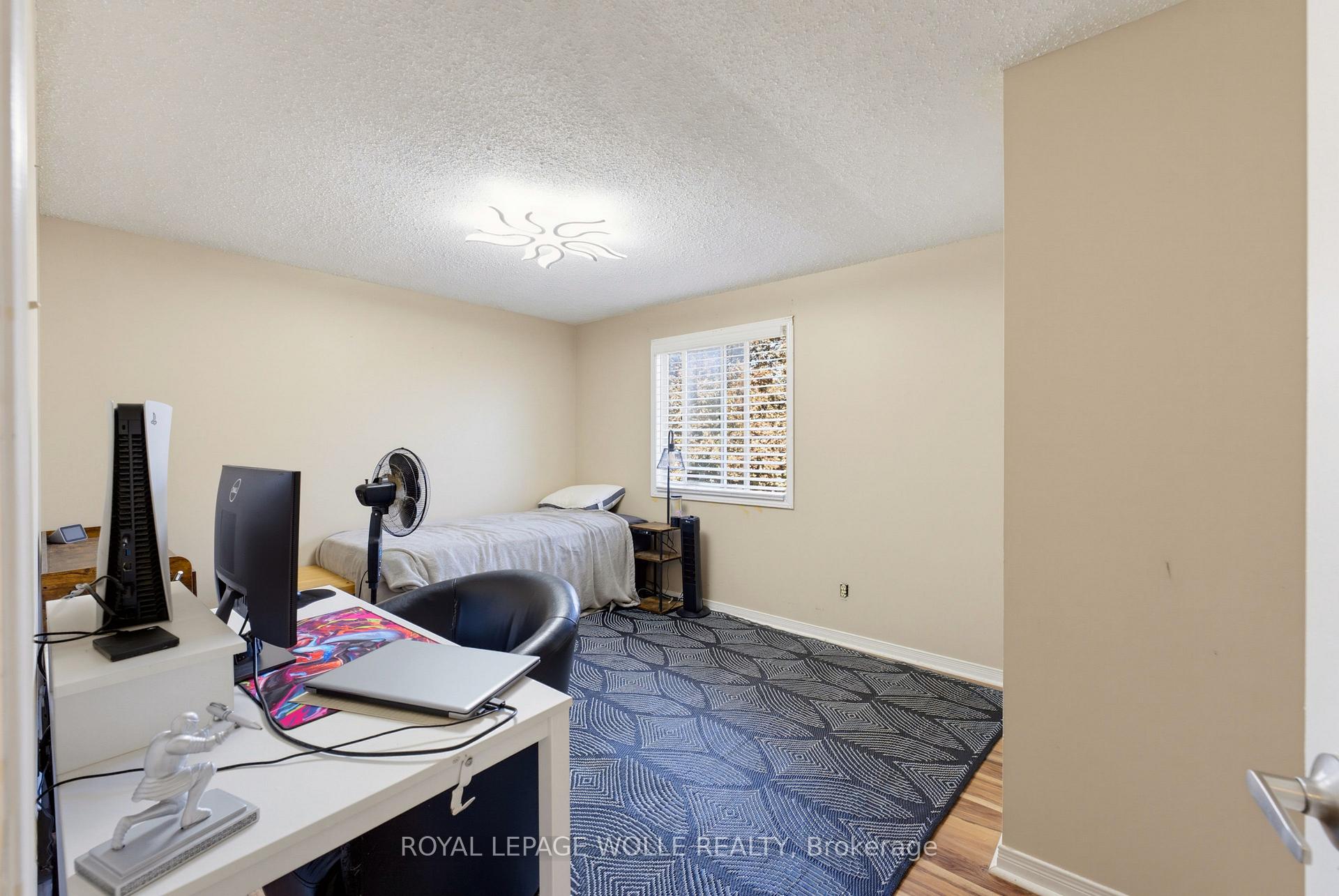 Photo 16 of 74 Stirling Macgregor Drive, Cambridge, St Andrews/Southwood — HOMEH