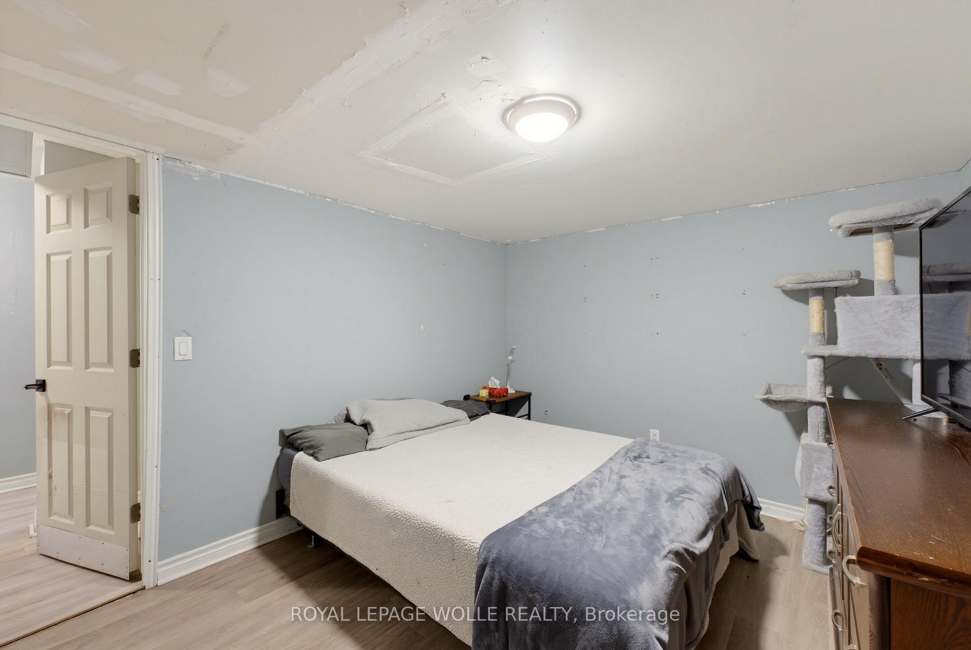 Photo 21 of 74 Stirling Macgregor Drive, Cambridge, St Andrews/Southwood — HOMEH