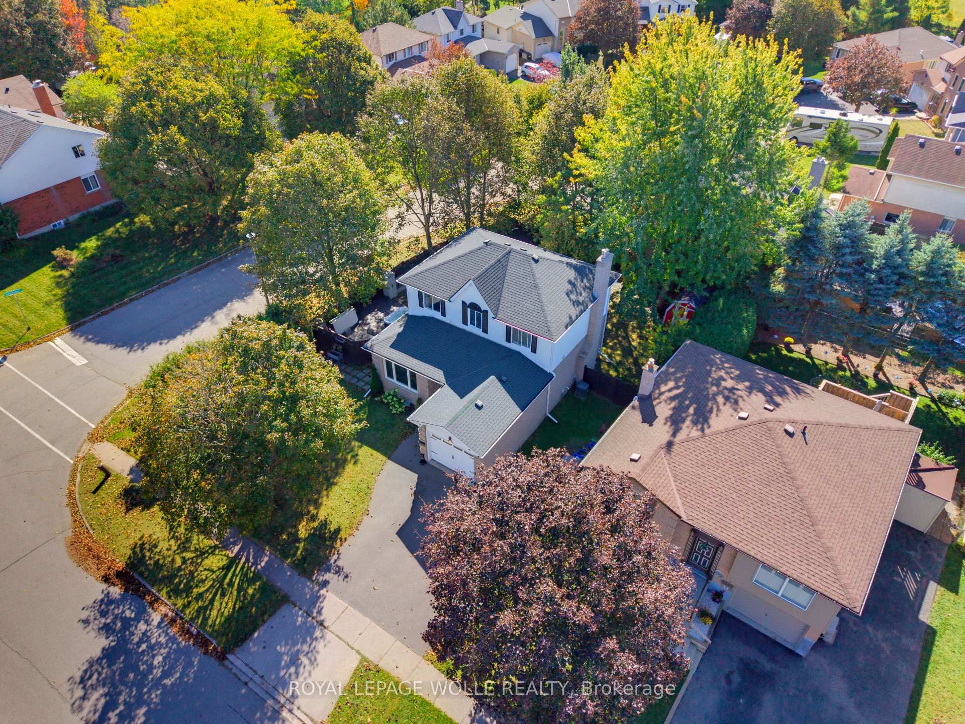 Photo 33 of 74 Stirling Macgregor Drive, Cambridge, St Andrews/Southwood — HOMEH