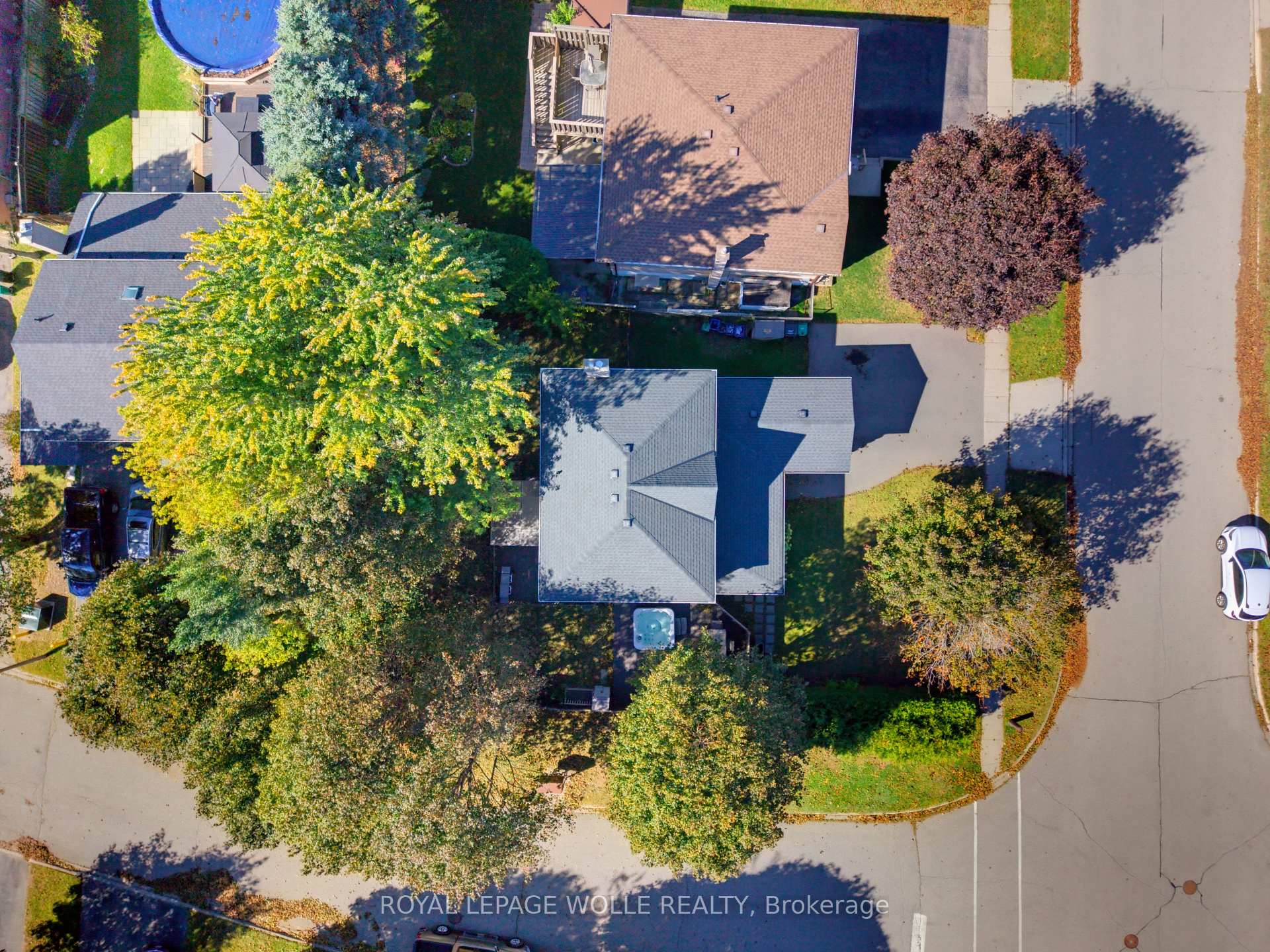 Photo 34 of 74 Stirling Macgregor Drive, Cambridge, St Andrews/Southwood — HOMEH