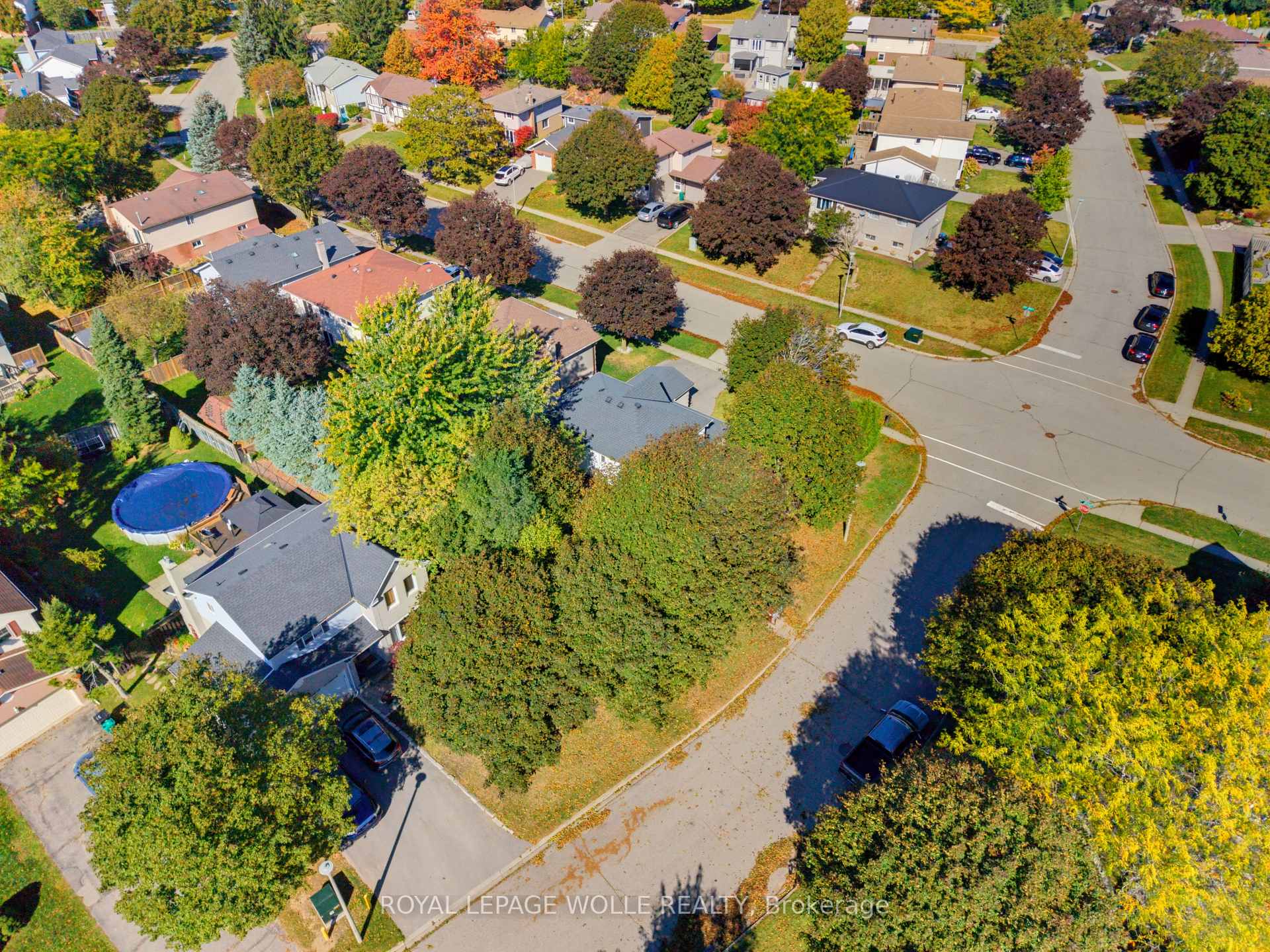 Photo 35 of 74 Stirling Macgregor Drive, Cambridge, St Andrews/Southwood — HOMEH