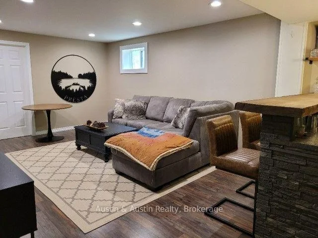 Photo 19 of 257 McMillan Crescent, Dryden, Barclay — HOMEH