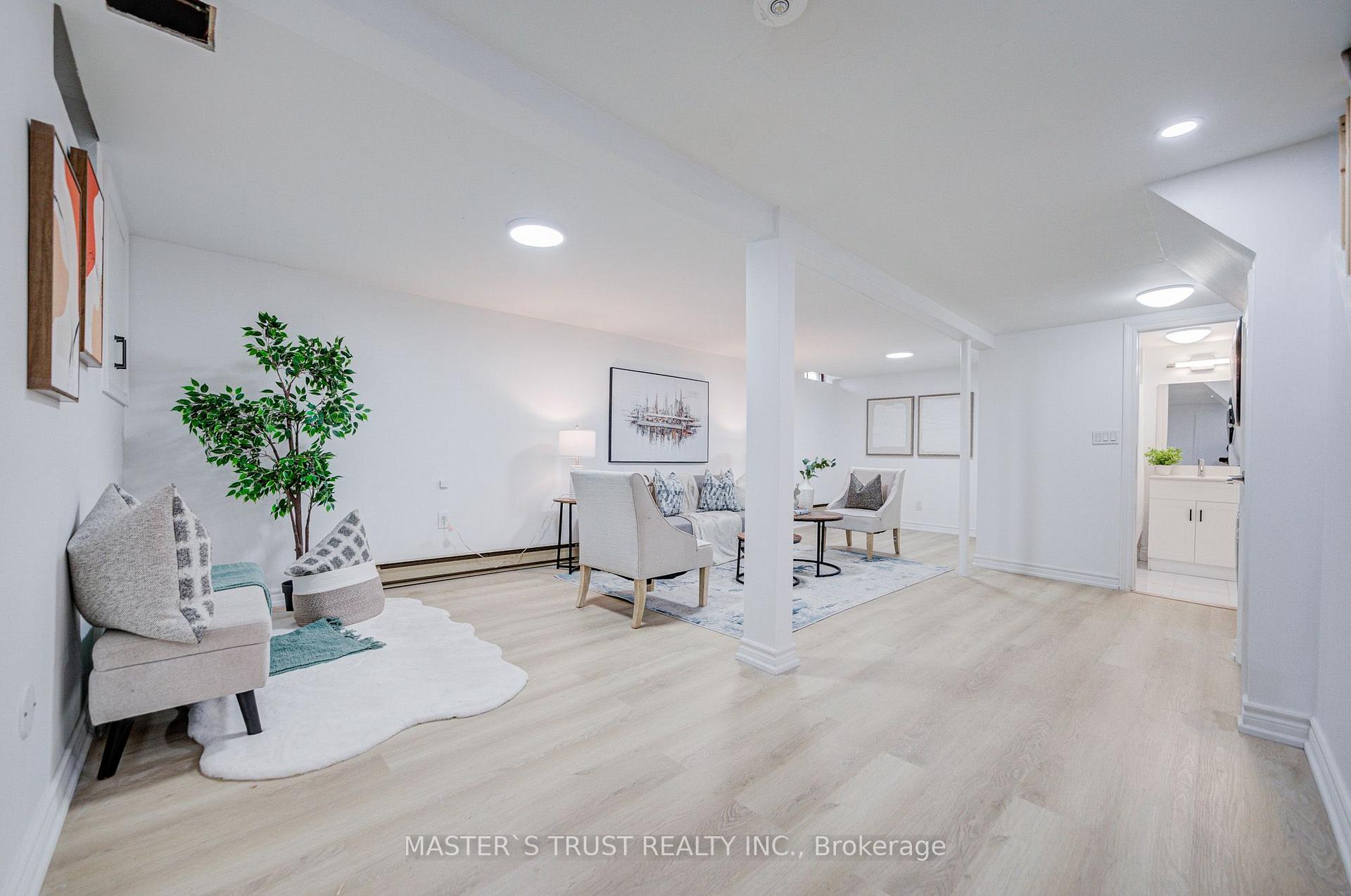 Photo 24 of 4 Gatsby Square, Brampton, Northgate — HOMEH