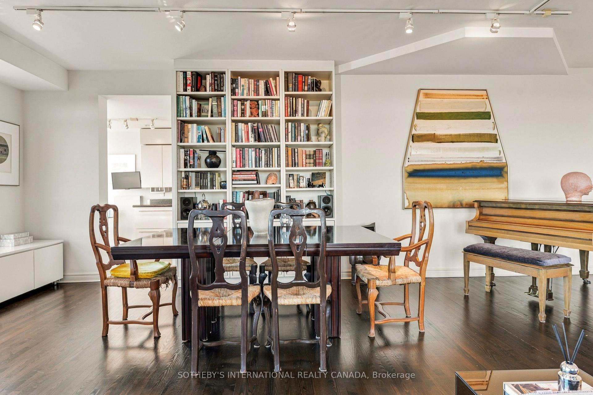 Photo 6 of Unit PH3, 38 Avoca Avenue, Toronto, Rosedale-Moore Park — HOMEH