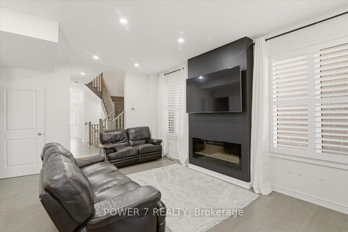 Photo 10 of 94 Conarty Crescent, Whitby, Rural Whitby — HOMEH