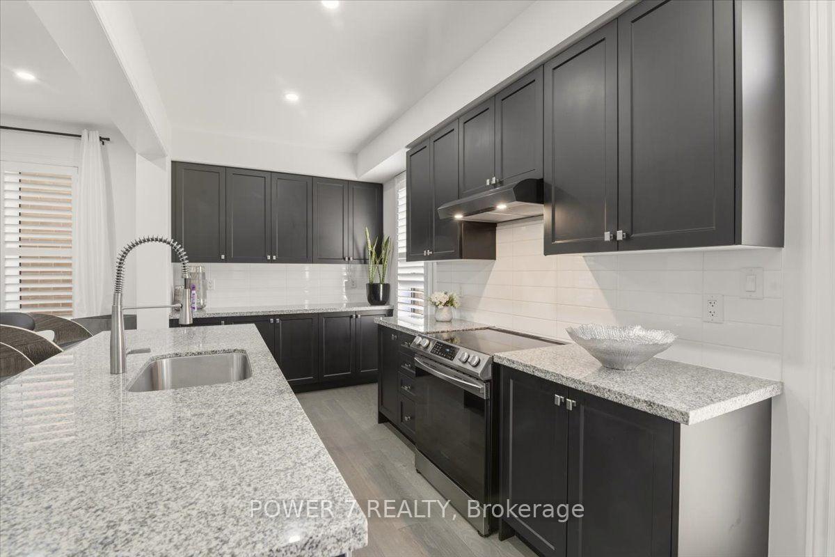 Photo 14 of 94 Conarty Crescent, Whitby, Rural Whitby — HOMEH