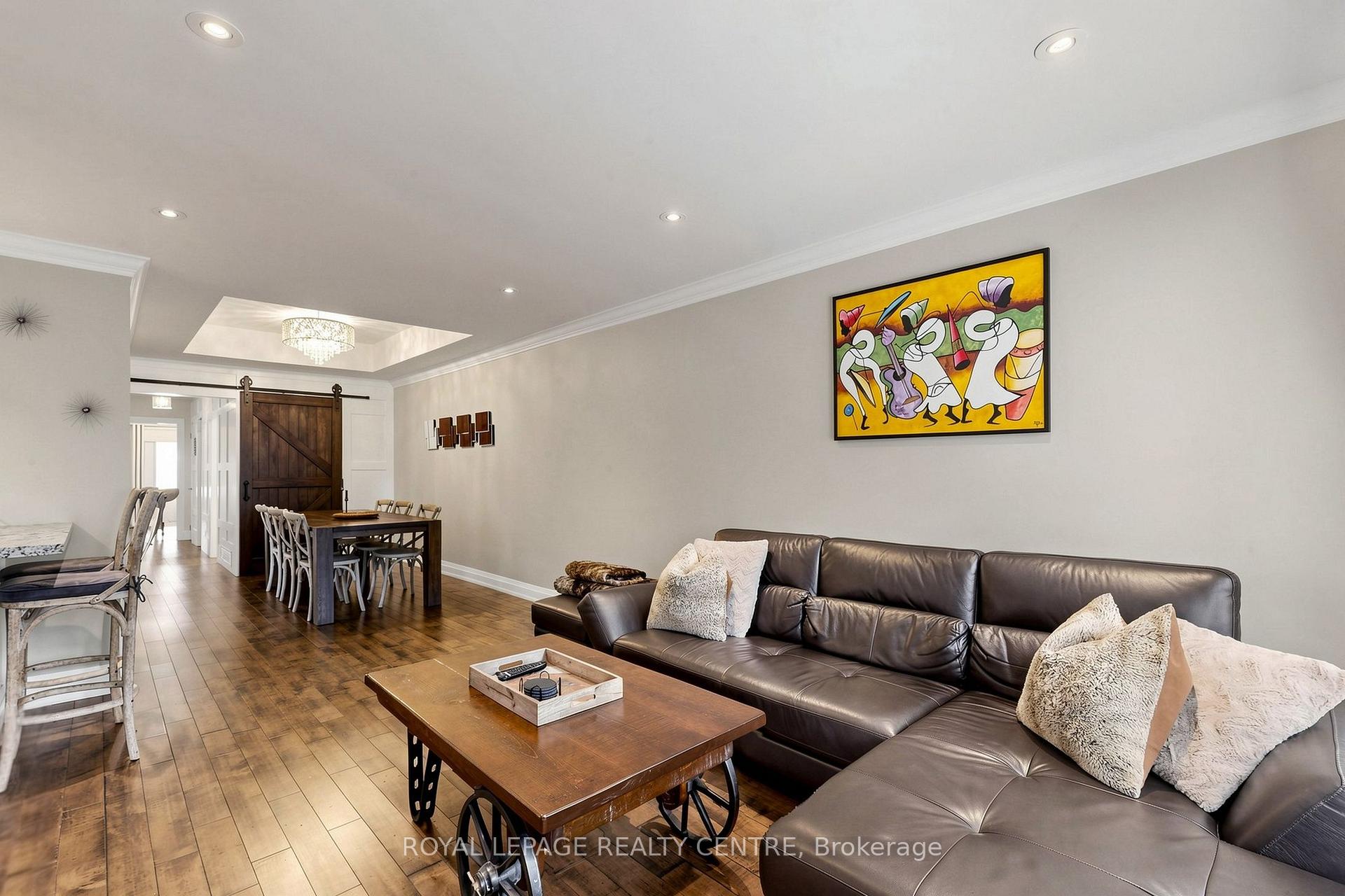 Photo 4 of 1577 Sandgate Crescent, Mississauga, Clarkson — HOMEH