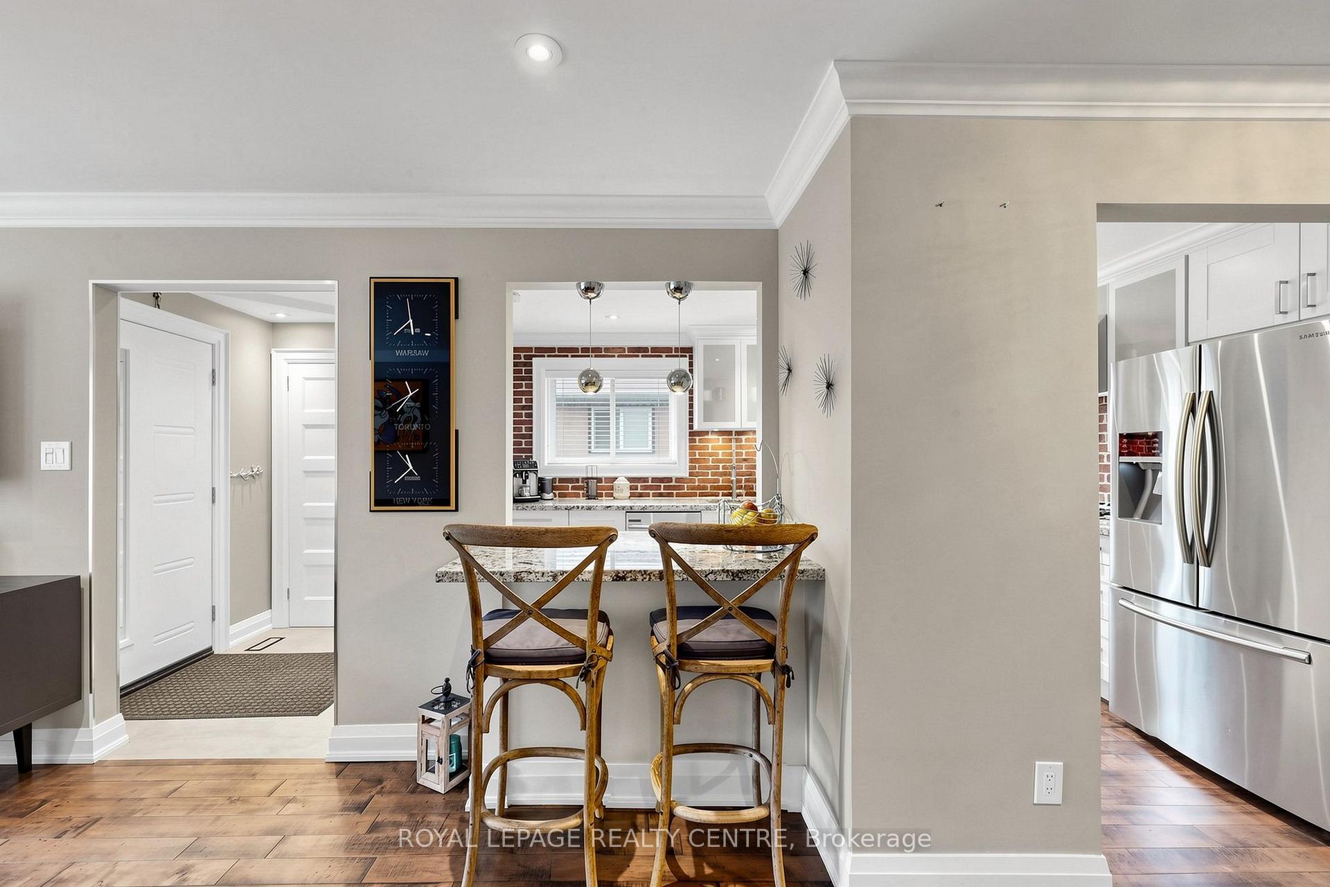 Photo 9 of 1577 Sandgate Crescent, Mississauga, Clarkson — HOMEH