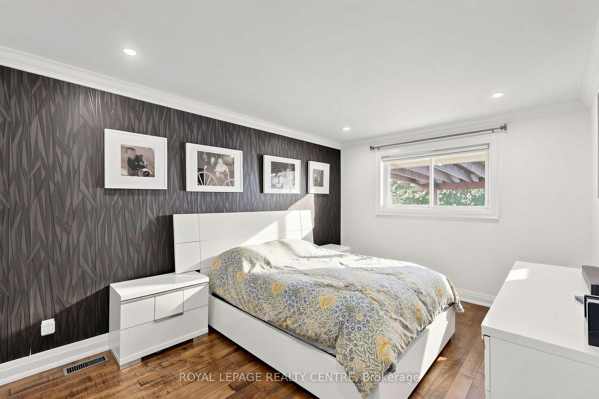 Photo 14 of 1577 Sandgate Crescent, Mississauga, Clarkson — HOMEH