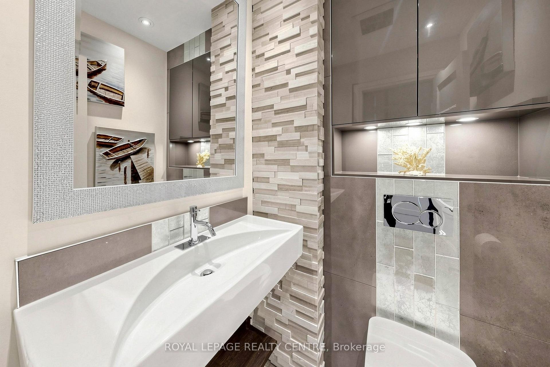 Photo 16 of 1577 Sandgate Crescent, Mississauga, Clarkson — HOMEH