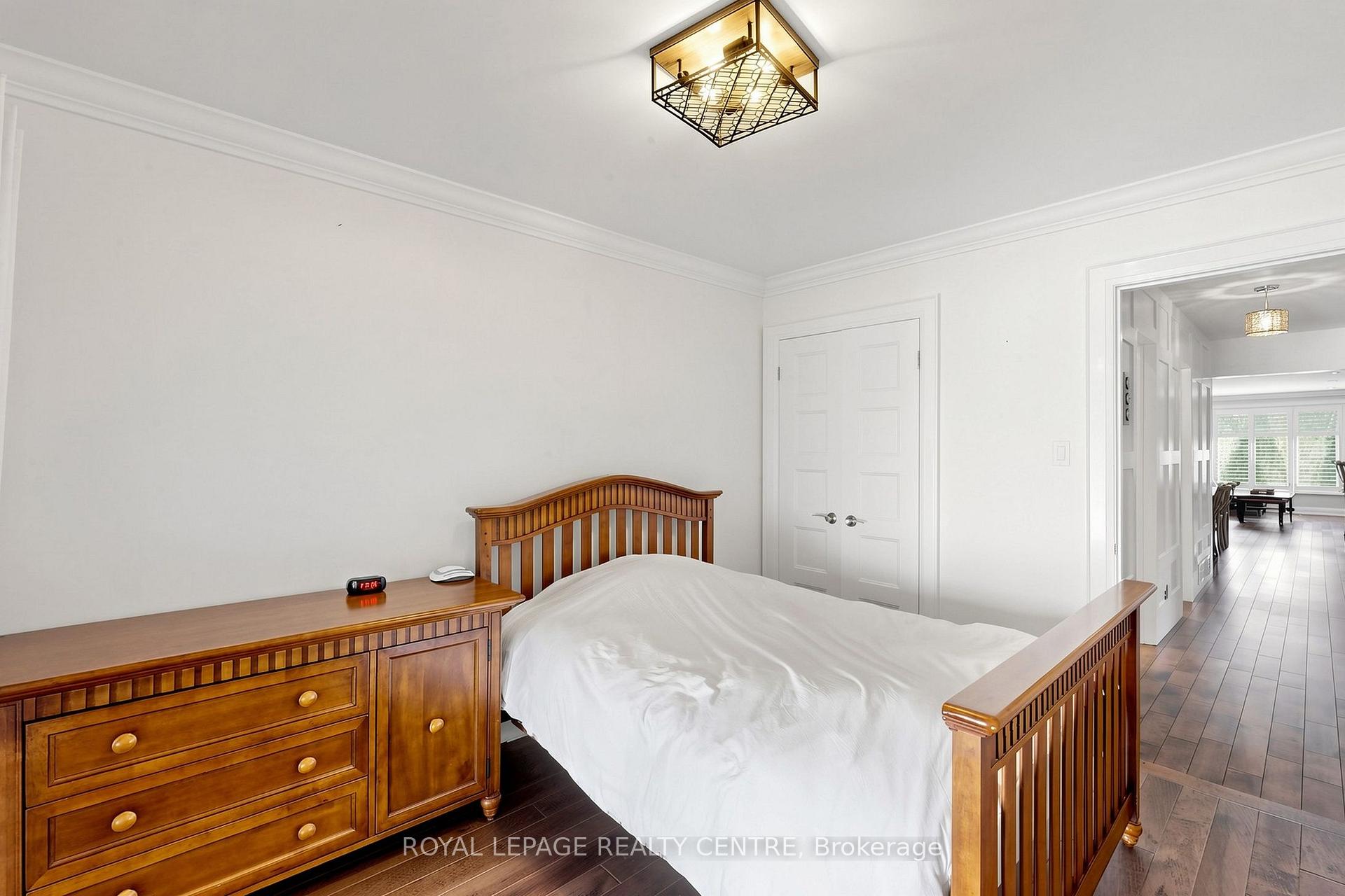 Photo 18 of 1577 Sandgate Crescent, Mississauga, Clarkson — HOMEH