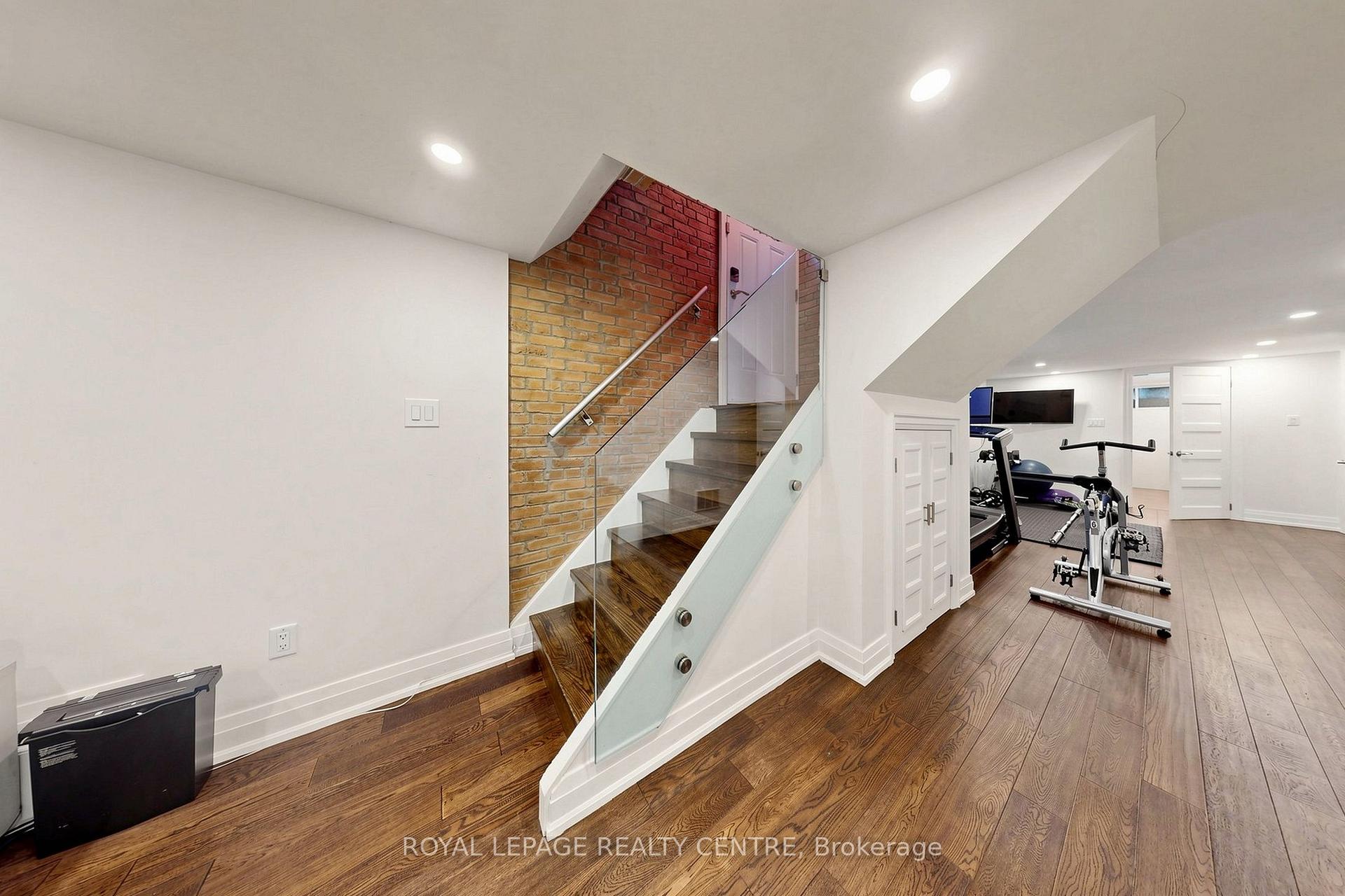 Photo 20 of 1577 Sandgate Crescent, Mississauga, Clarkson — HOMEH