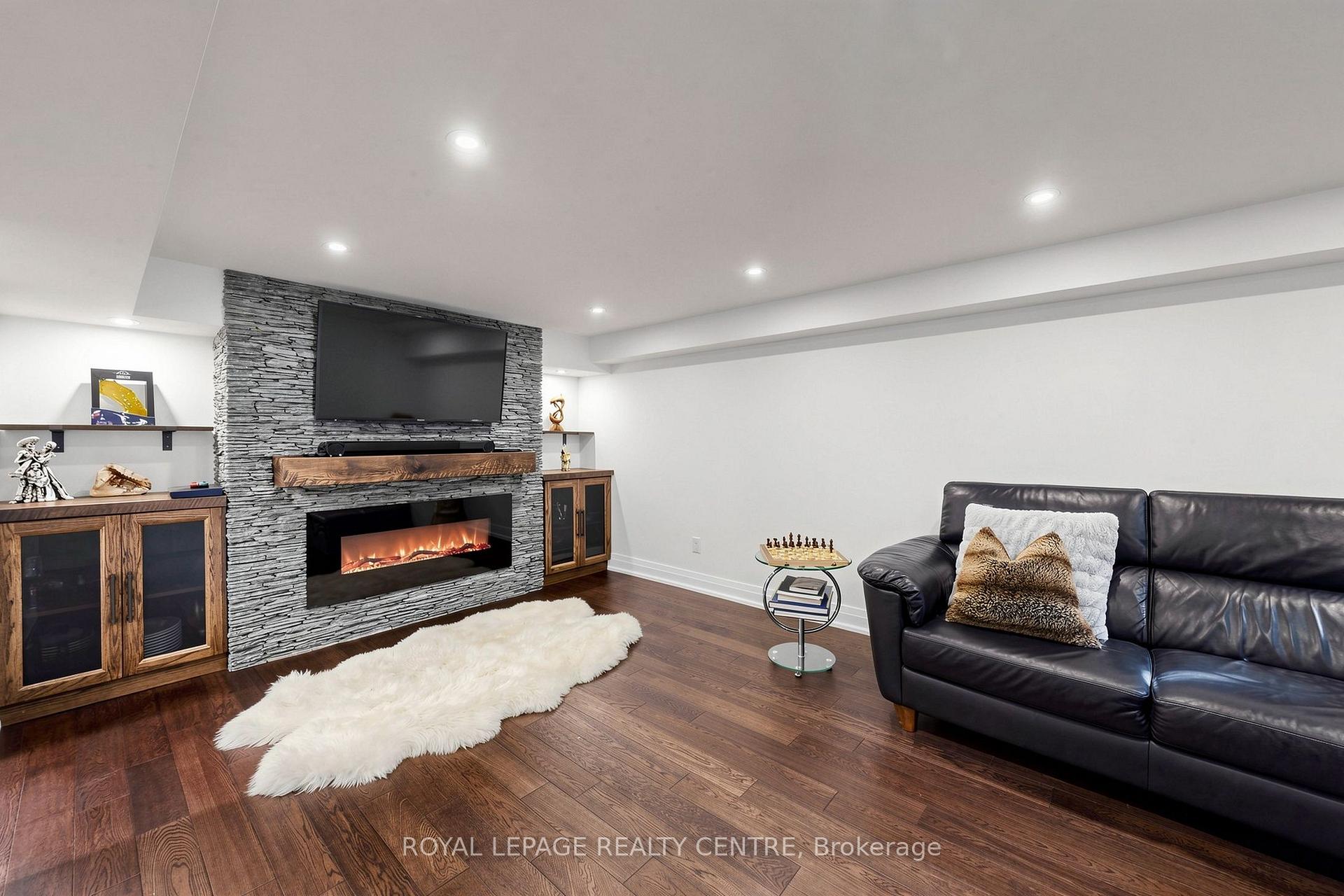 Photo 23 of 1577 Sandgate Crescent, Mississauga, Clarkson — HOMEH