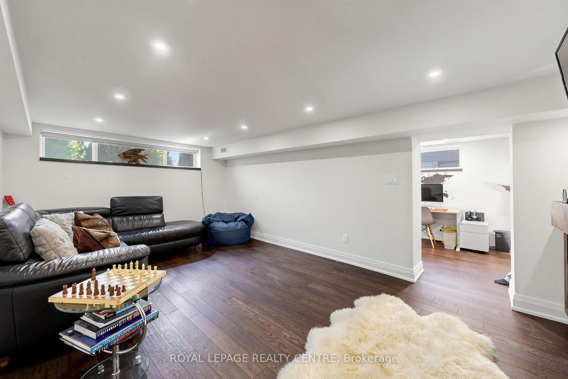 Photo 24 of 1577 Sandgate Crescent, Mississauga, Clarkson — HOMEH