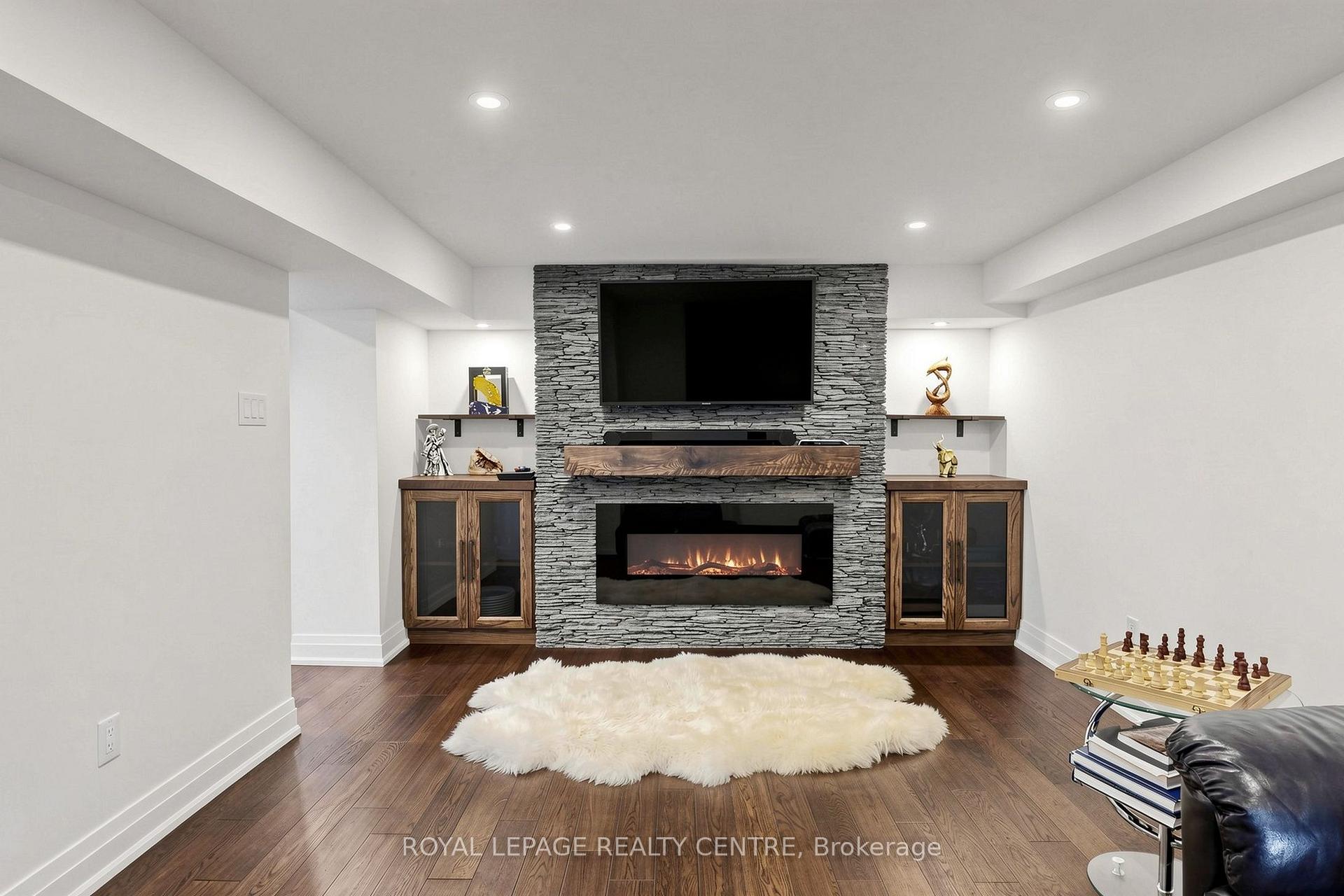 Photo 25 of 1577 Sandgate Crescent, Mississauga, Clarkson — HOMEH