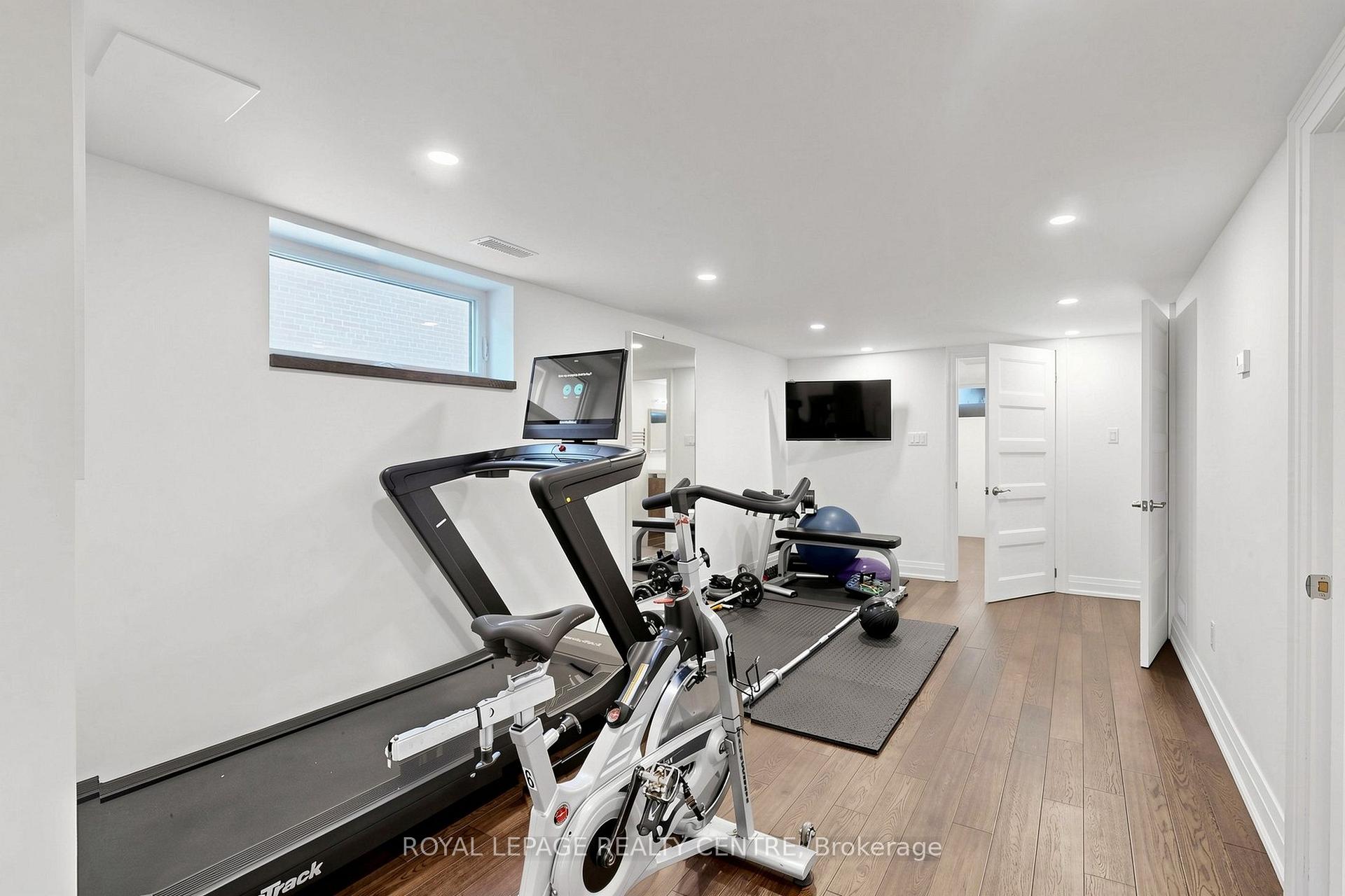 Photo 26 of 1577 Sandgate Crescent, Mississauga, Clarkson — HOMEH