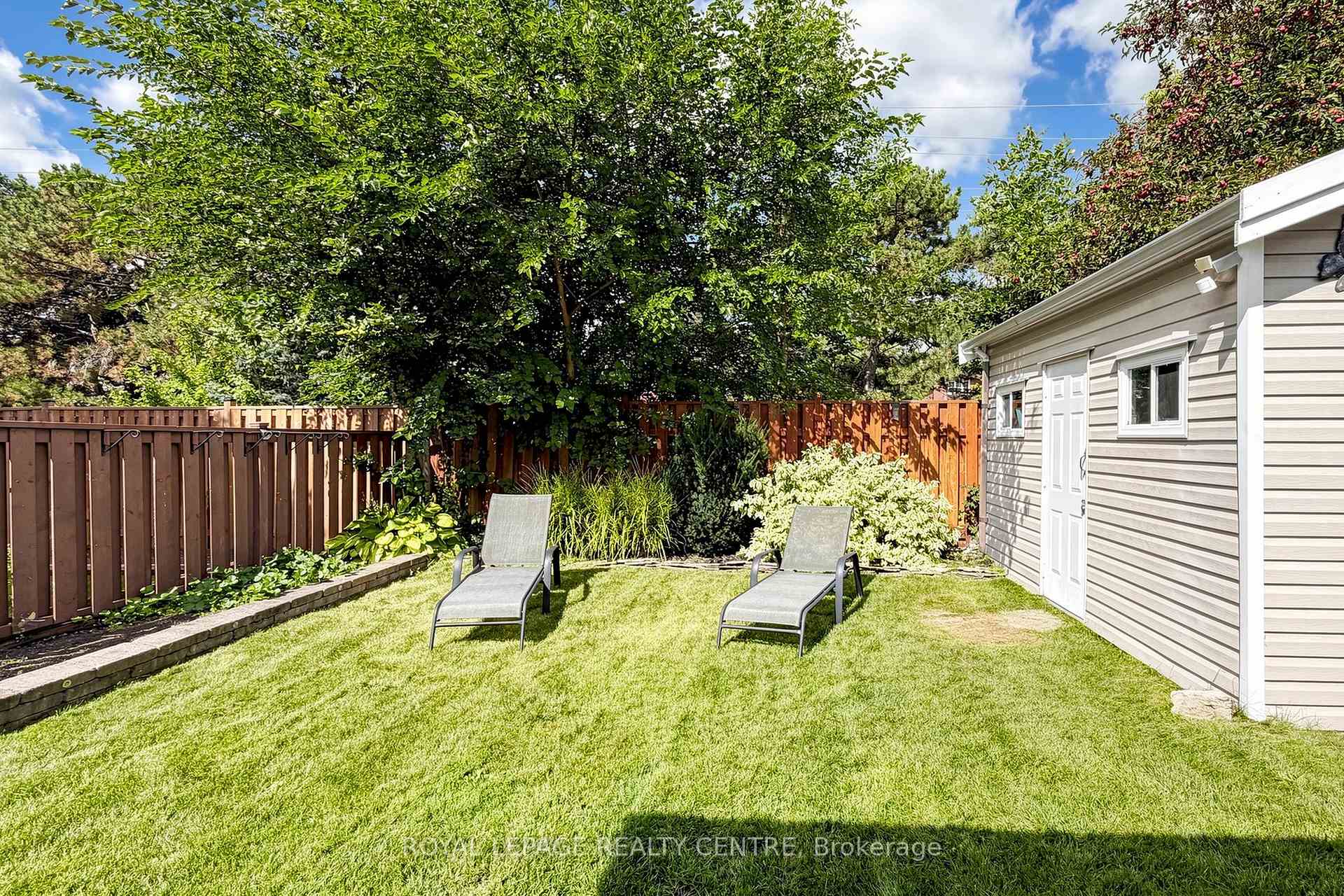 Photo 34 of 1577 Sandgate Crescent, Mississauga, Clarkson — HOMEH