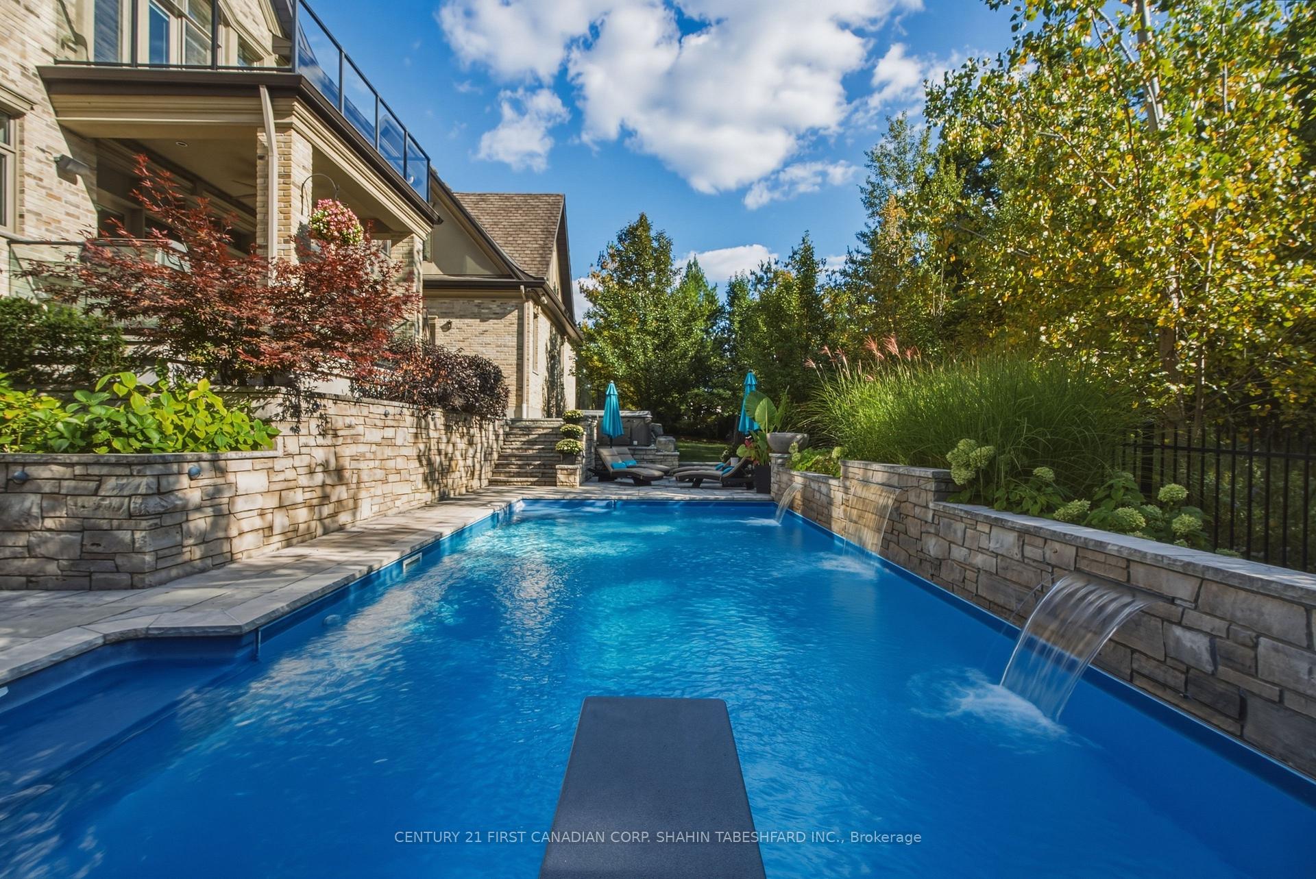 Photo 63 of 2425 Waterside Close, London, North R — HOMEH