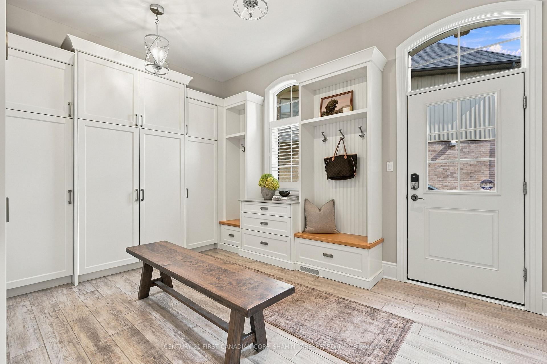 Photo 32 of 2425 Waterside Close, London, North R — HOMEH