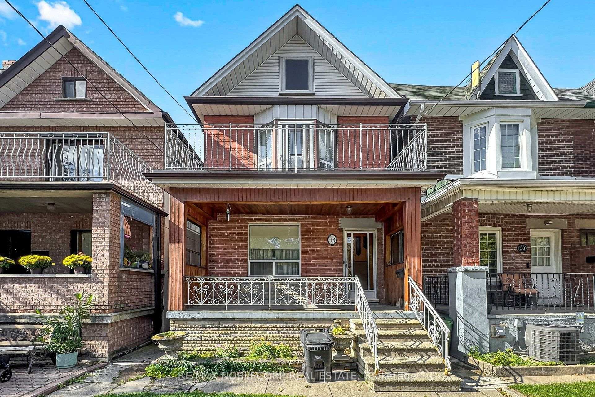 Photo 4 of 36 Earlscourt Avenue, Toronto, Corso Italia-Davenport — HOMEH