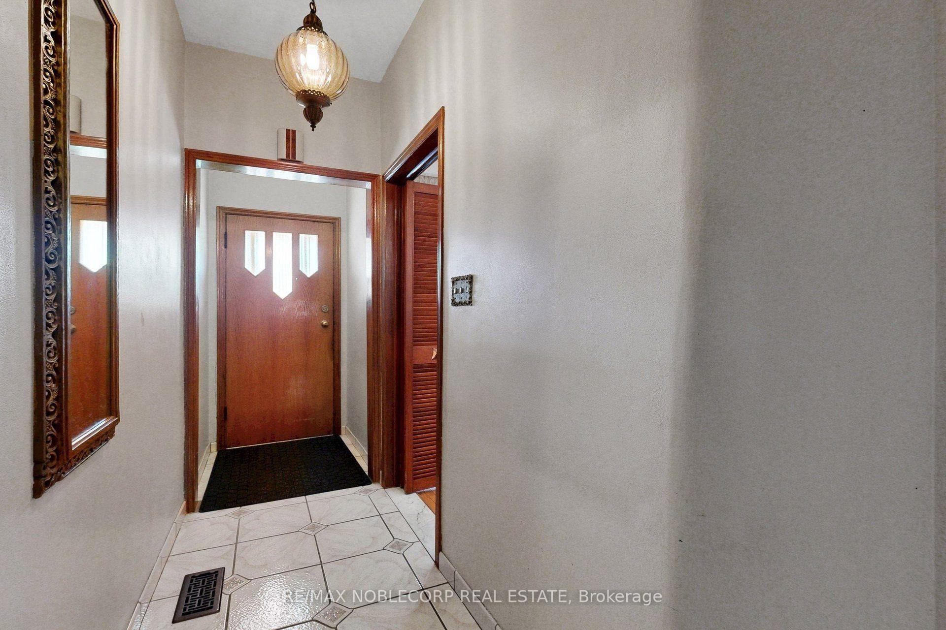 Photo 7 of 36 Earlscourt Avenue, Toronto, Corso Italia-Davenport — HOMEH