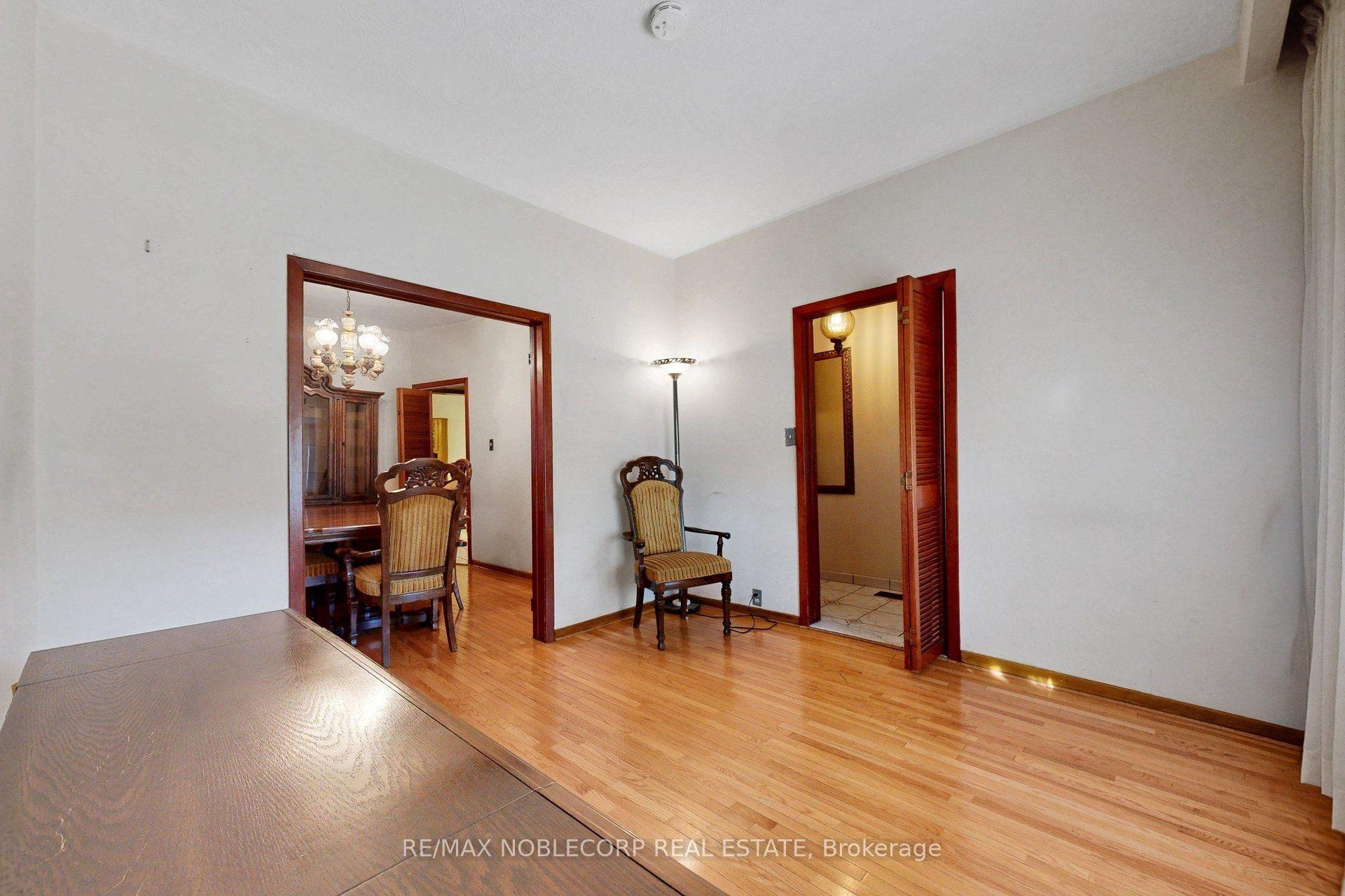 Photo 9 of 36 Earlscourt Avenue, Toronto, Corso Italia-Davenport — HOMEH