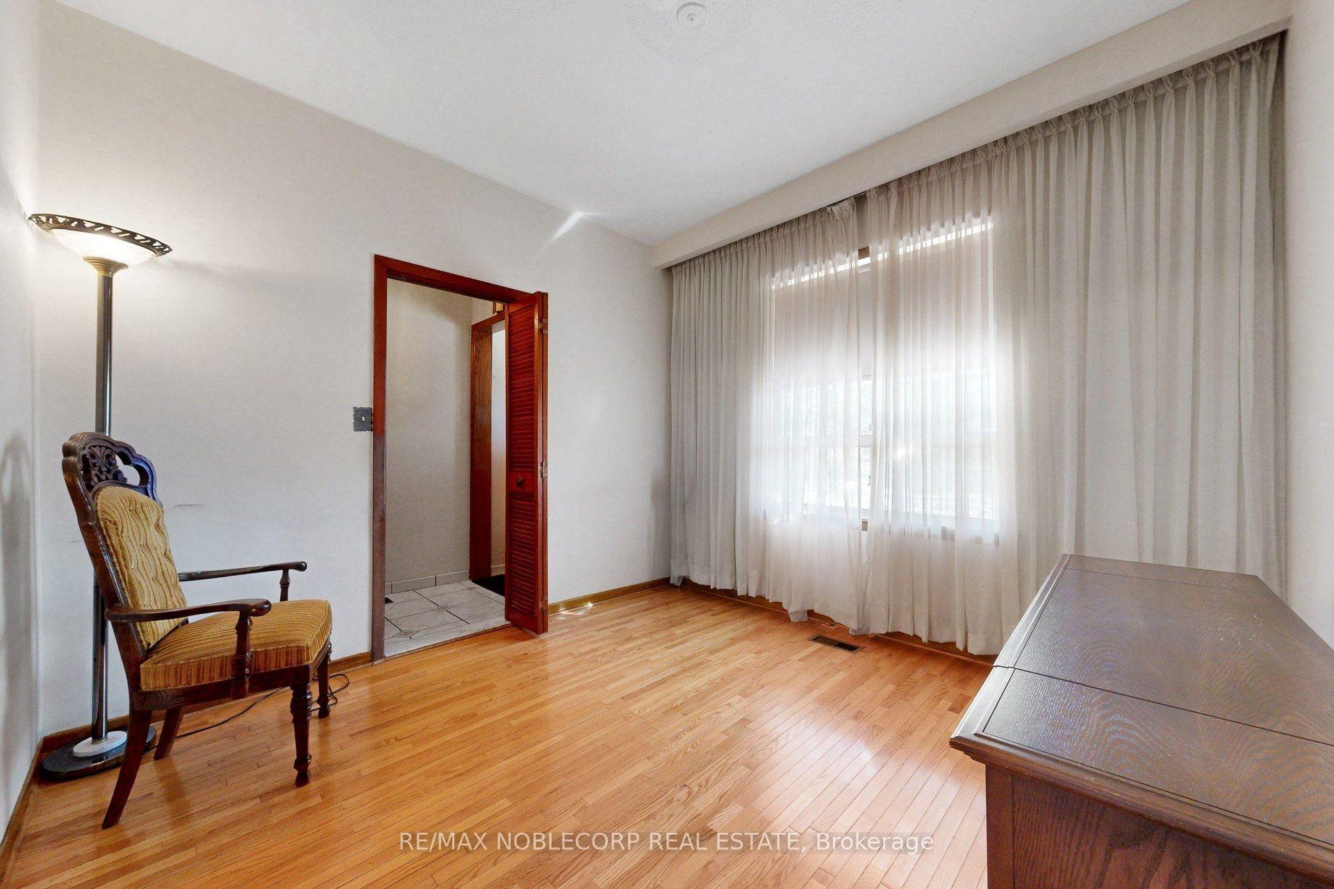 Photo 10 of 36 Earlscourt Avenue, Toronto, Corso Italia-Davenport — HOMEH