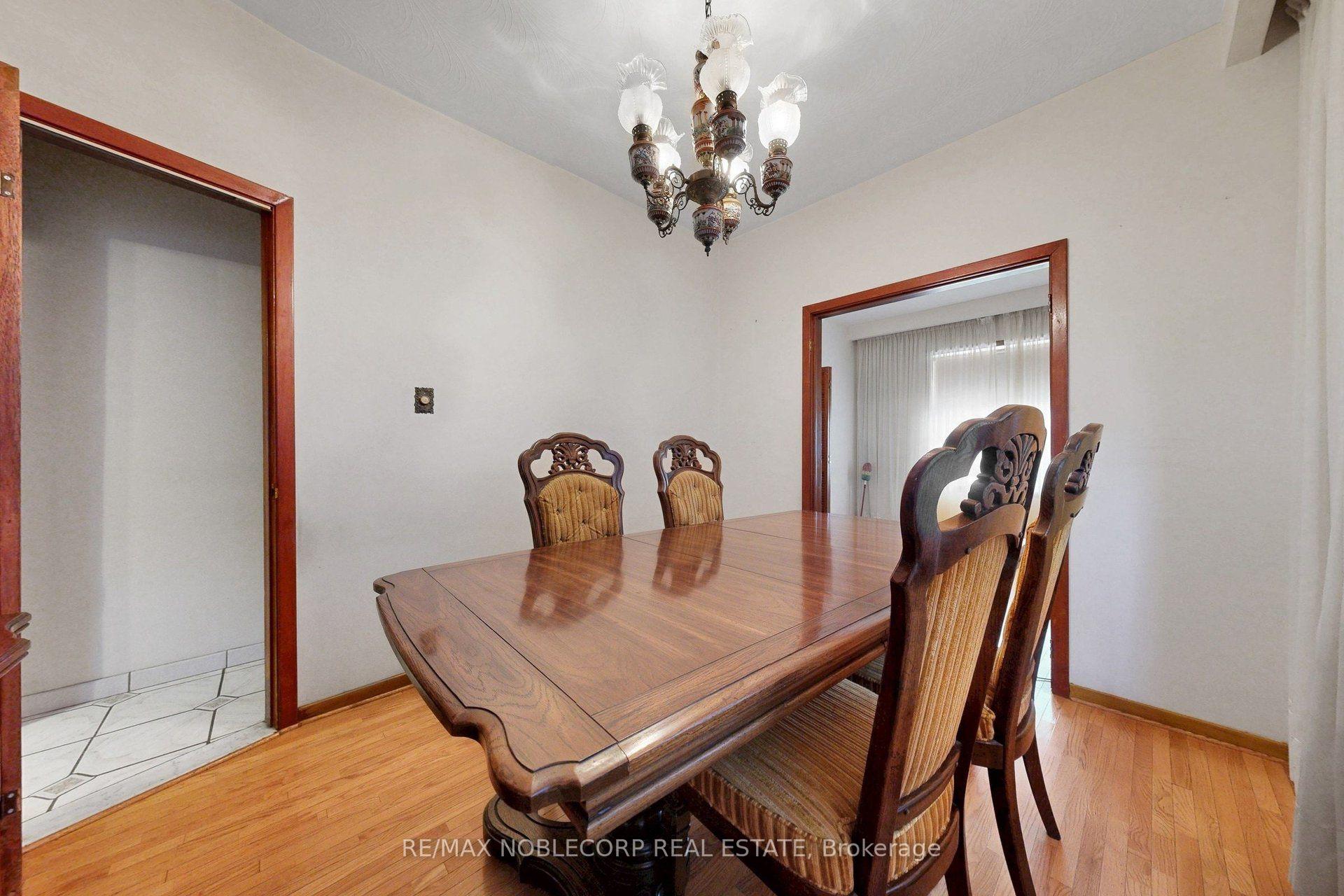 Photo 12 of 36 Earlscourt Avenue, Toronto, Corso Italia-Davenport — HOMEH