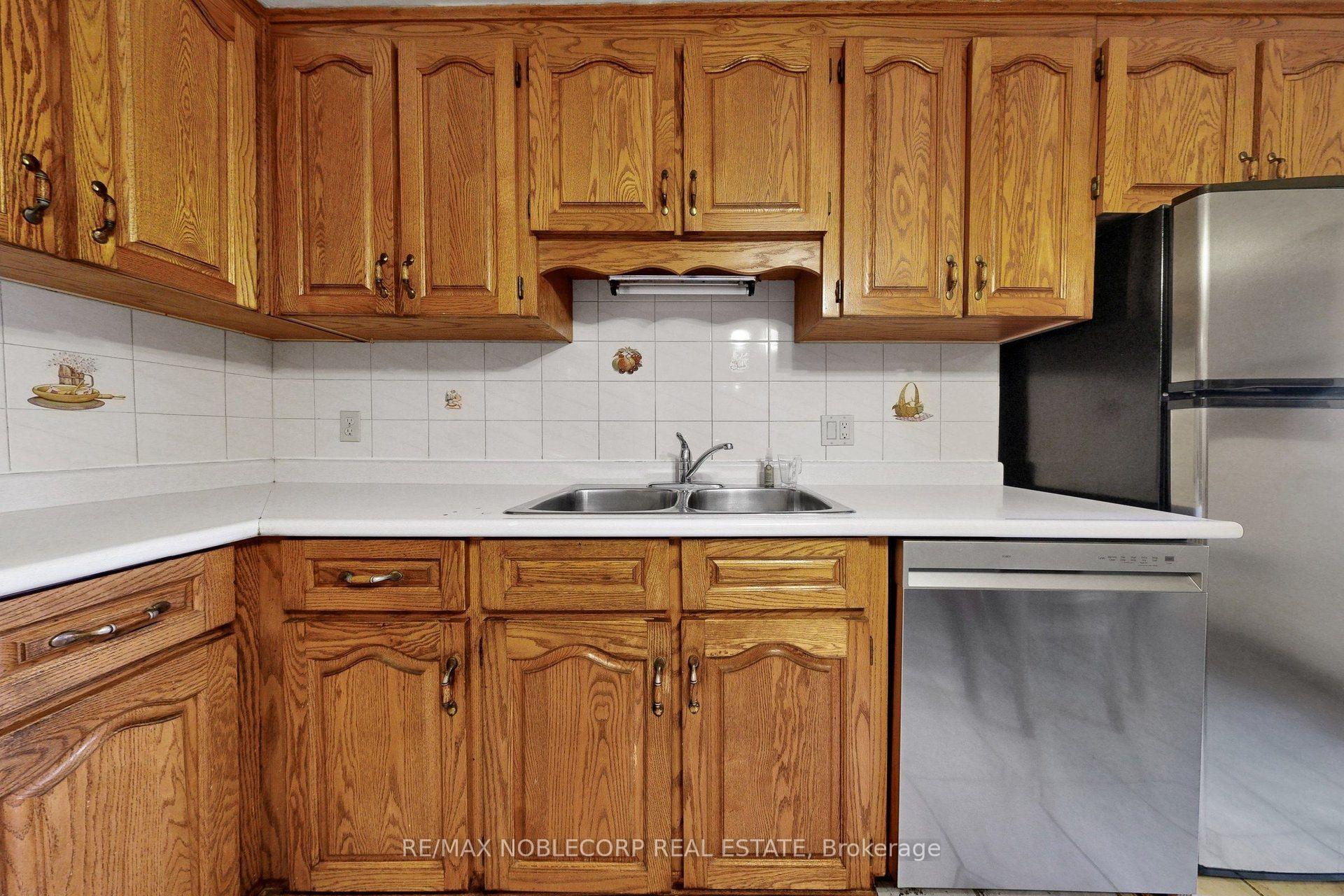 Photo 16 of 36 Earlscourt Avenue, Toronto, Corso Italia-Davenport — HOMEH