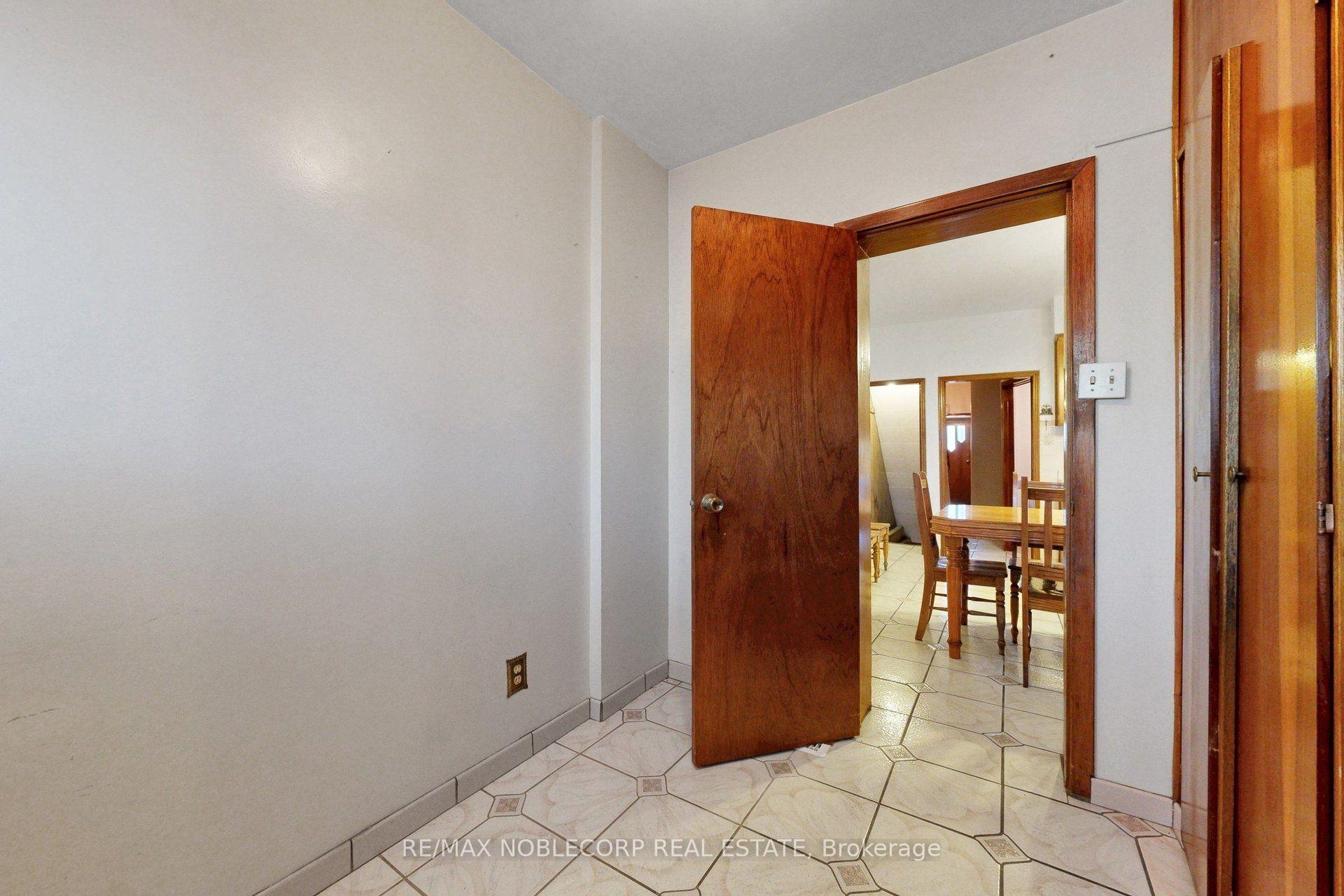 Photo 21 of 36 Earlscourt Avenue, Toronto, Corso Italia-Davenport — HOMEH