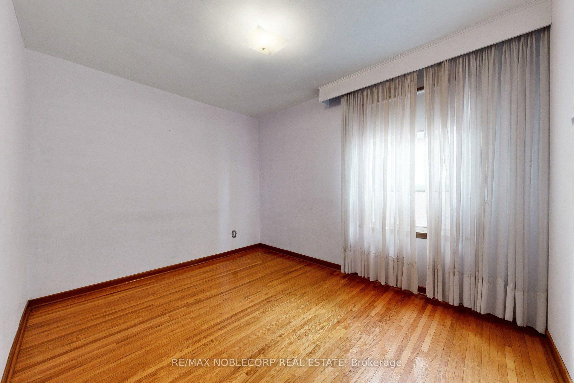 Photo 25 of 36 Earlscourt Avenue, Toronto, Corso Italia-Davenport — HOMEH