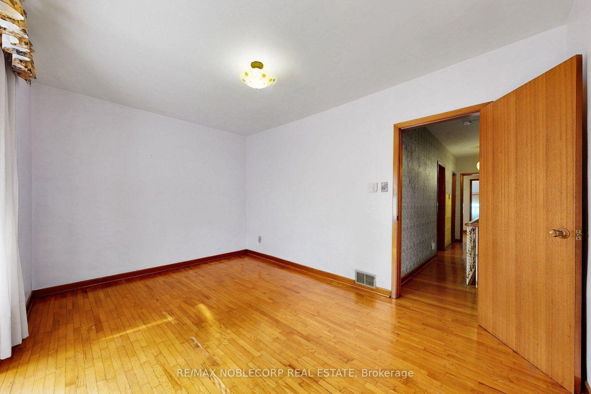 Photo 37 of 36 Earlscourt Avenue, Toronto, Corso Italia-Davenport — HOMEH