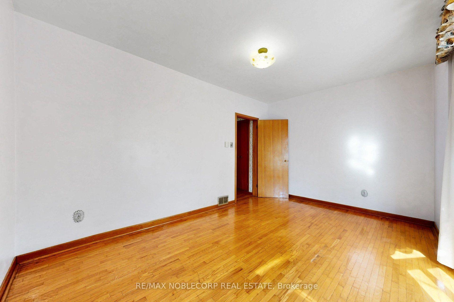 Photo 38 of 36 Earlscourt Avenue, Toronto, Corso Italia-Davenport — HOMEH