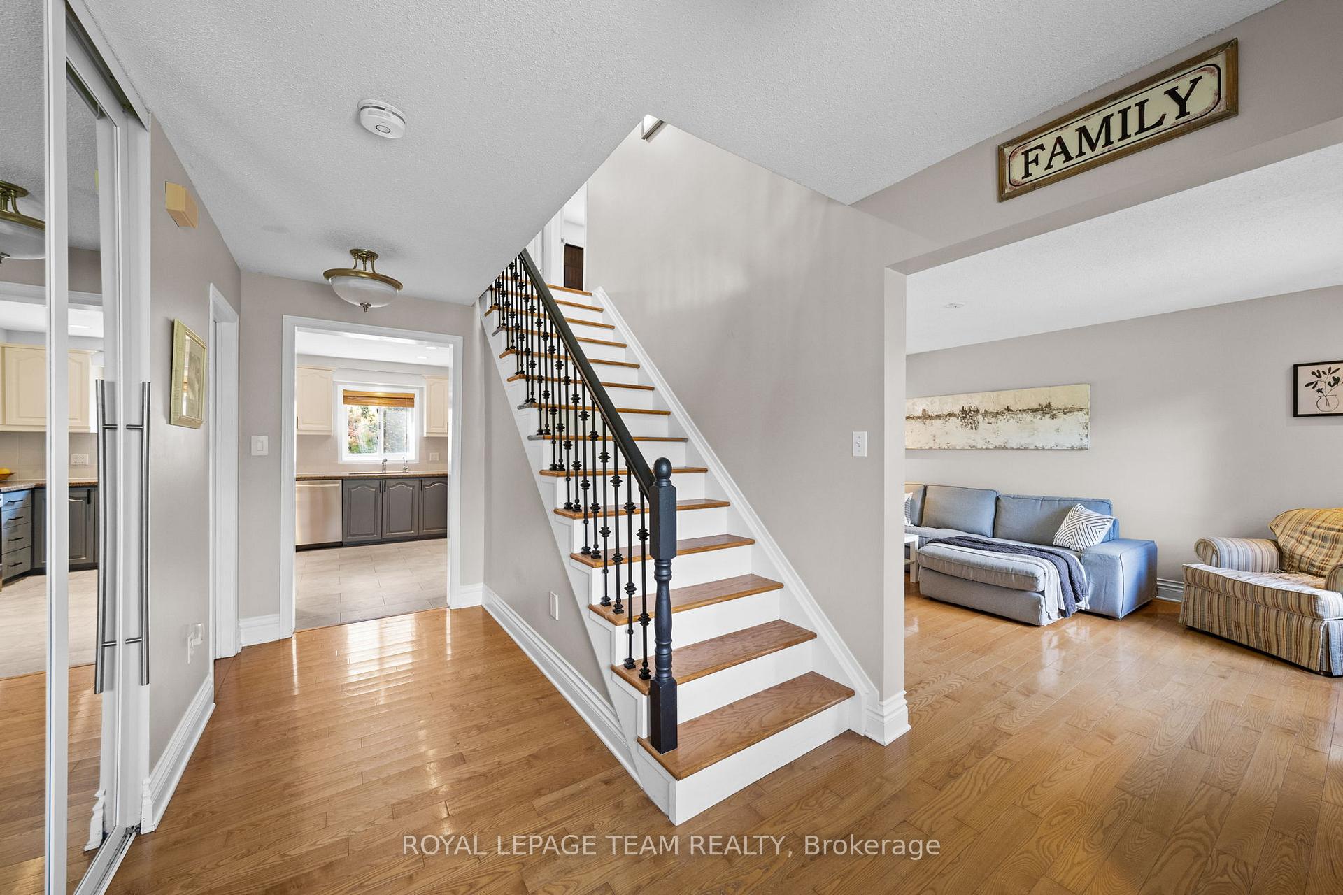 Photo 10 of 1366 Cornfield Crescent, Ottawa, Greely — HOMEH