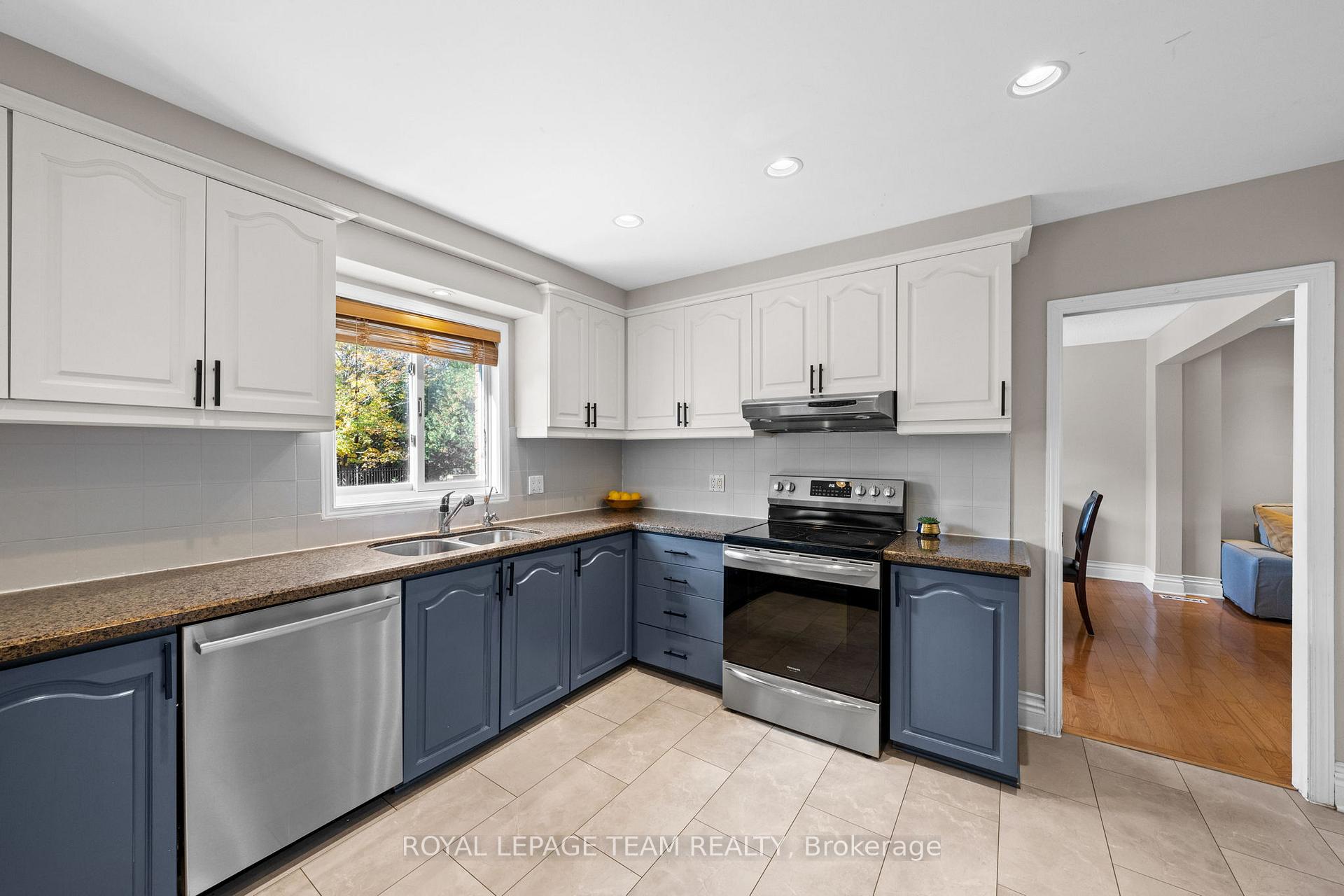 Photo 13 of 1366 Cornfield Crescent, Ottawa, Greely — HOMEH