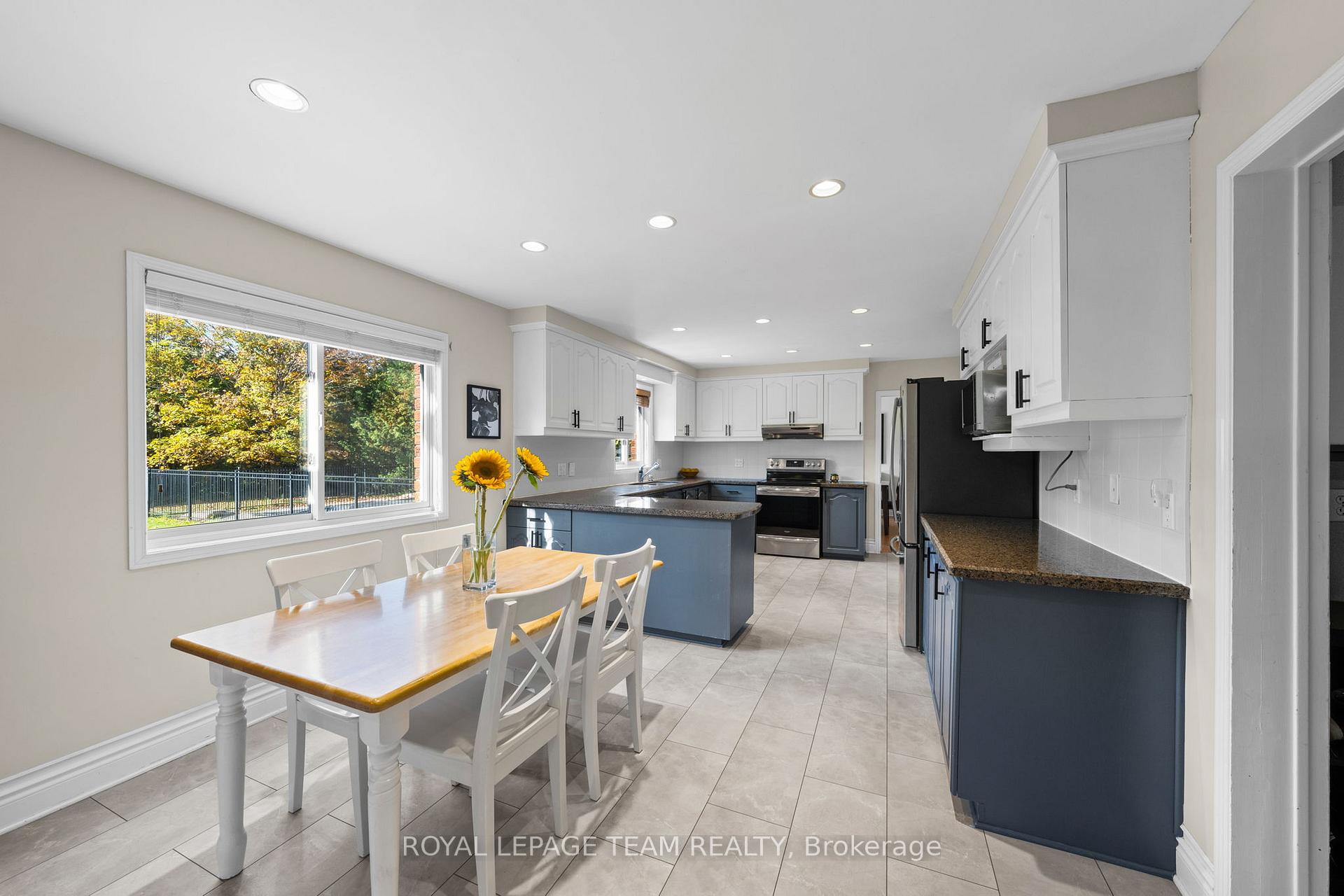 Photo 16 of 1366 Cornfield Crescent, Ottawa, Greely — HOMEH