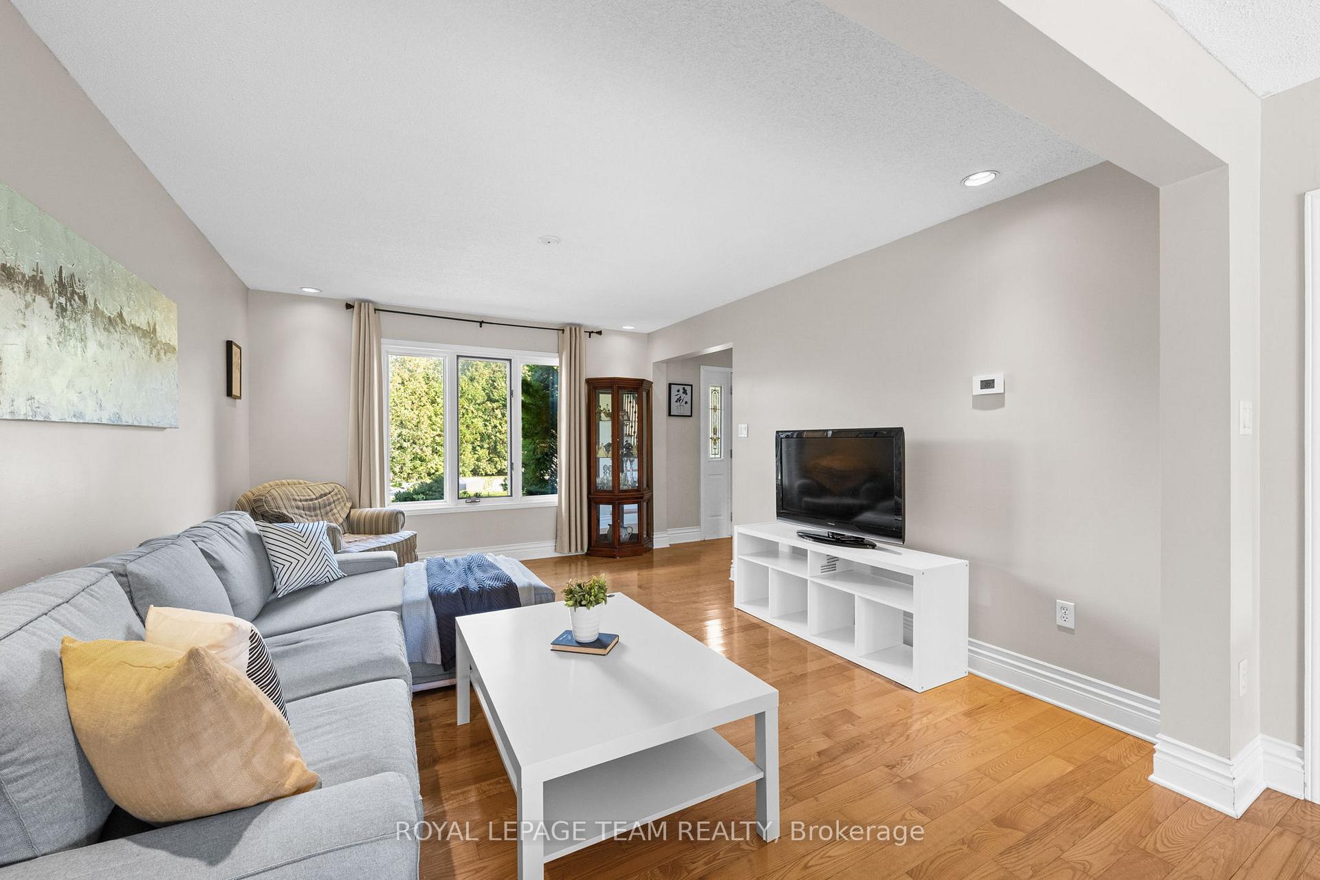 Photo 20 of 1366 Cornfield Crescent, Ottawa, Greely — HOMEH