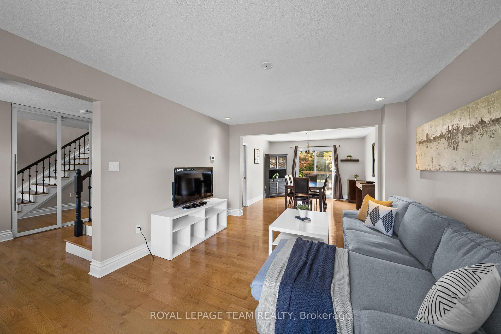 Photo 21 of 1366 Cornfield Crescent, Ottawa, Greely — HOMEH