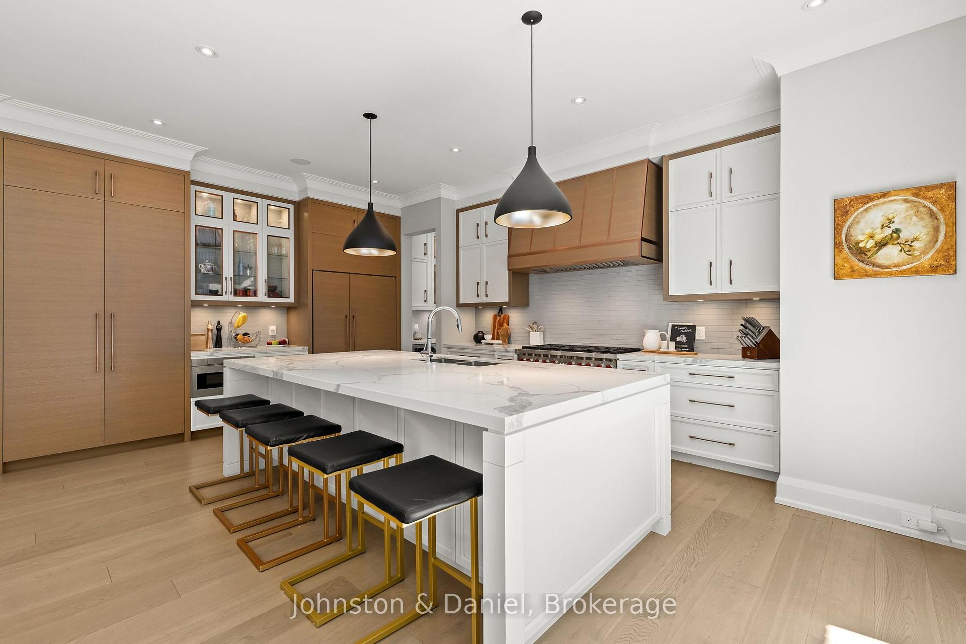 Photo 9 of 5 Pine Forest Road, North York, Bridle Path-Sunnybrook-York Mills — HOMEH