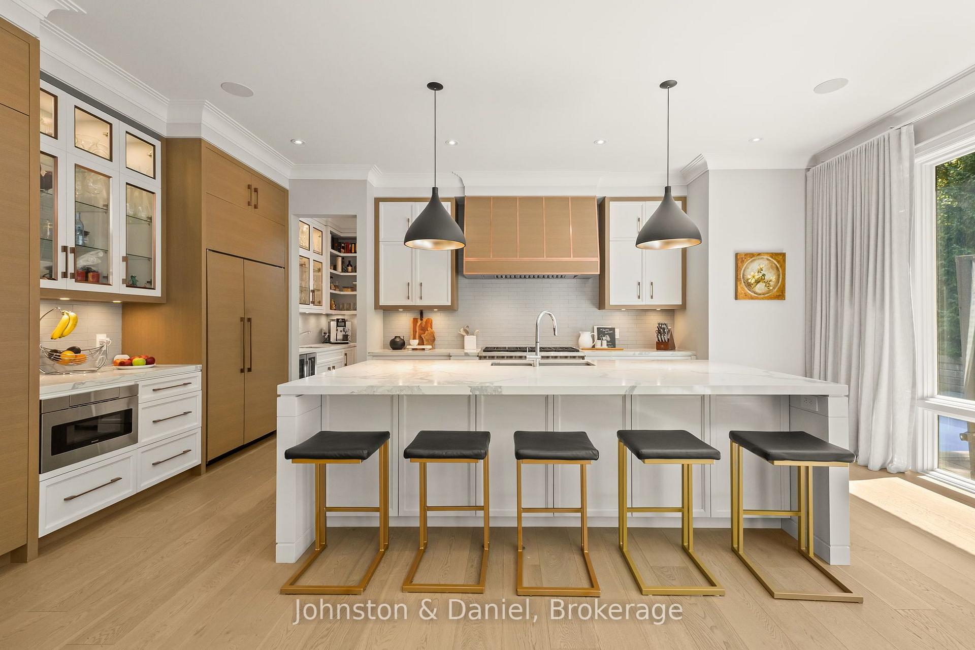 Photo 10 of 5 Pine Forest Road, North York, Bridle Path-Sunnybrook-York Mills — HOMEH