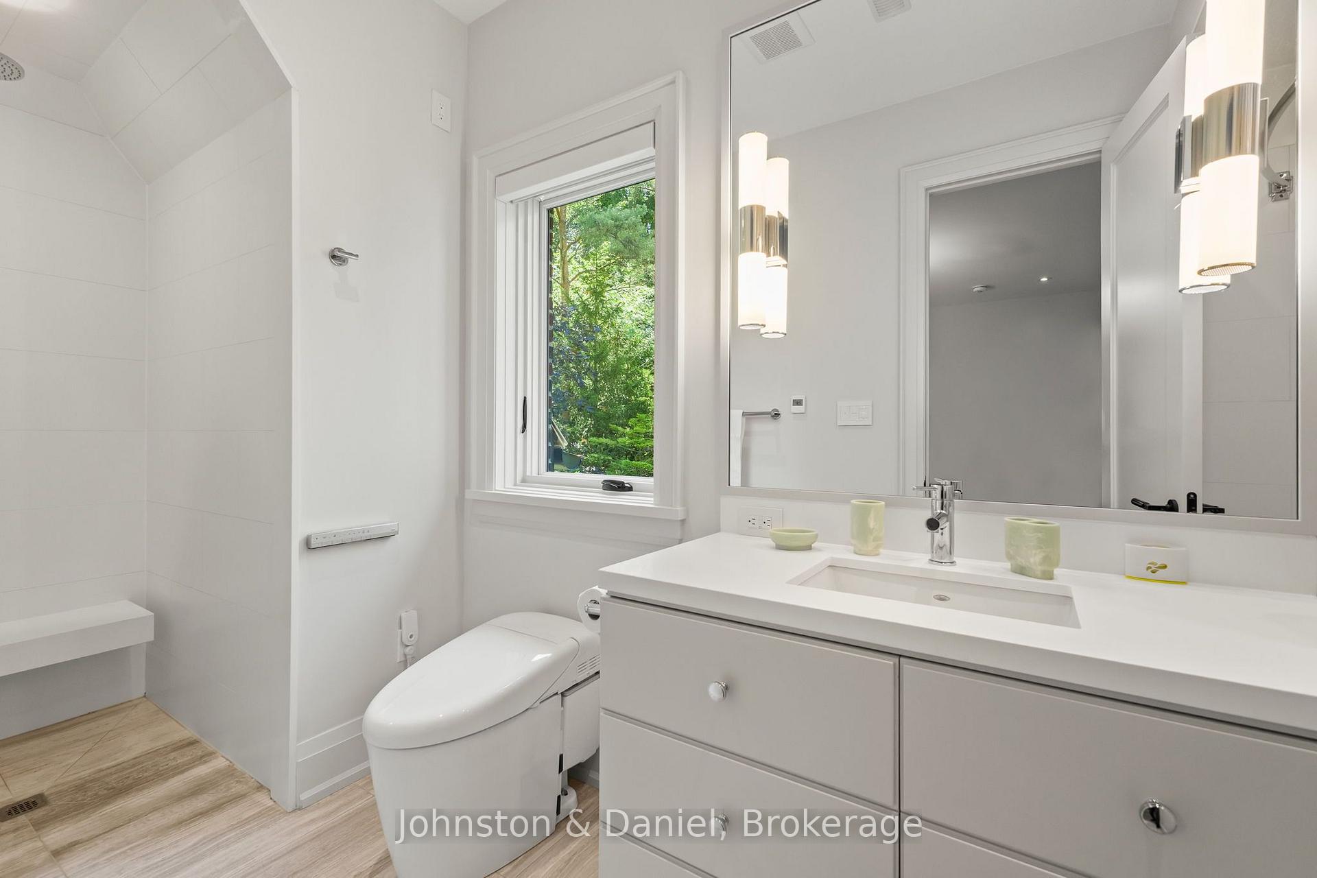 Photo 35 of 5 Pine Forest Road, North York, Bridle Path-Sunnybrook-York Mills — HOMEH