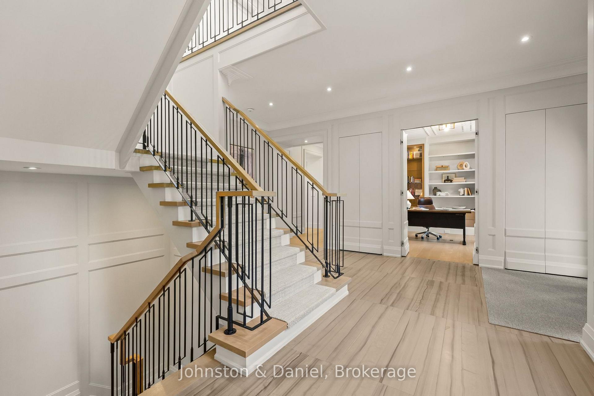 Photo 6 of 5 Pine Forest Road, North York, Bridle Path-Sunnybrook-York Mills — HOMEH