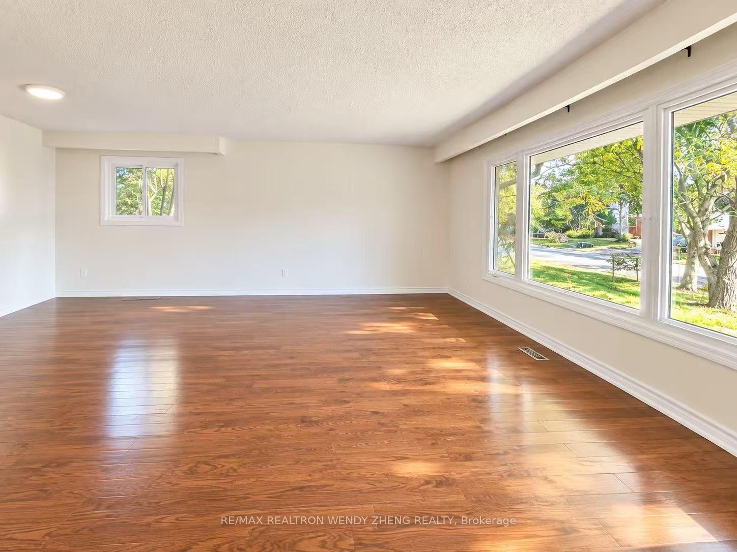 Photo 5 of Unit Main, 16 Sir Constantine Drive, Markham, Markham Village — HOMEH