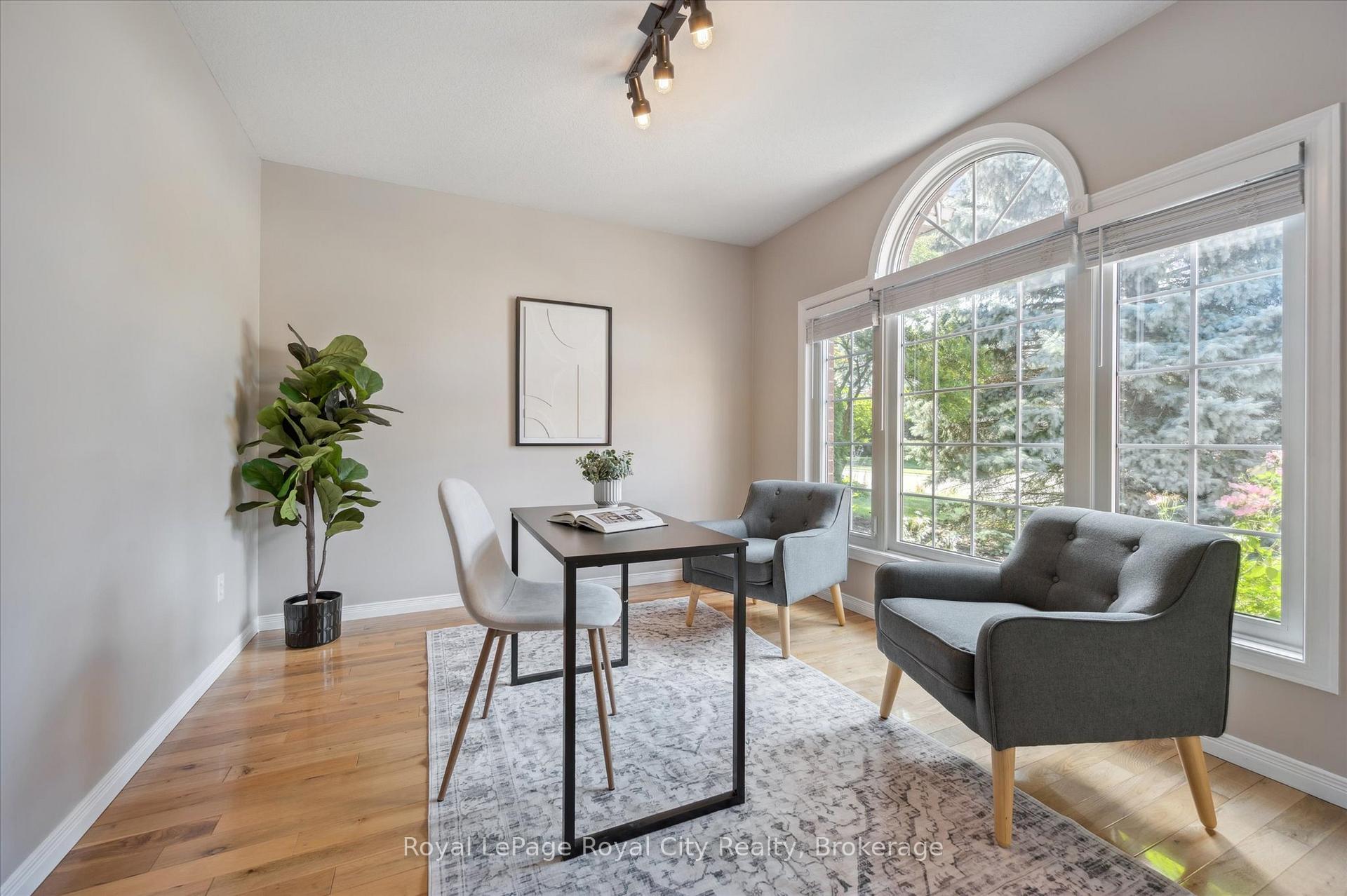 Photo 6 of 27 Oakridge Crescent, Guelph, Pineridge/Westminster Woods — HOMEH