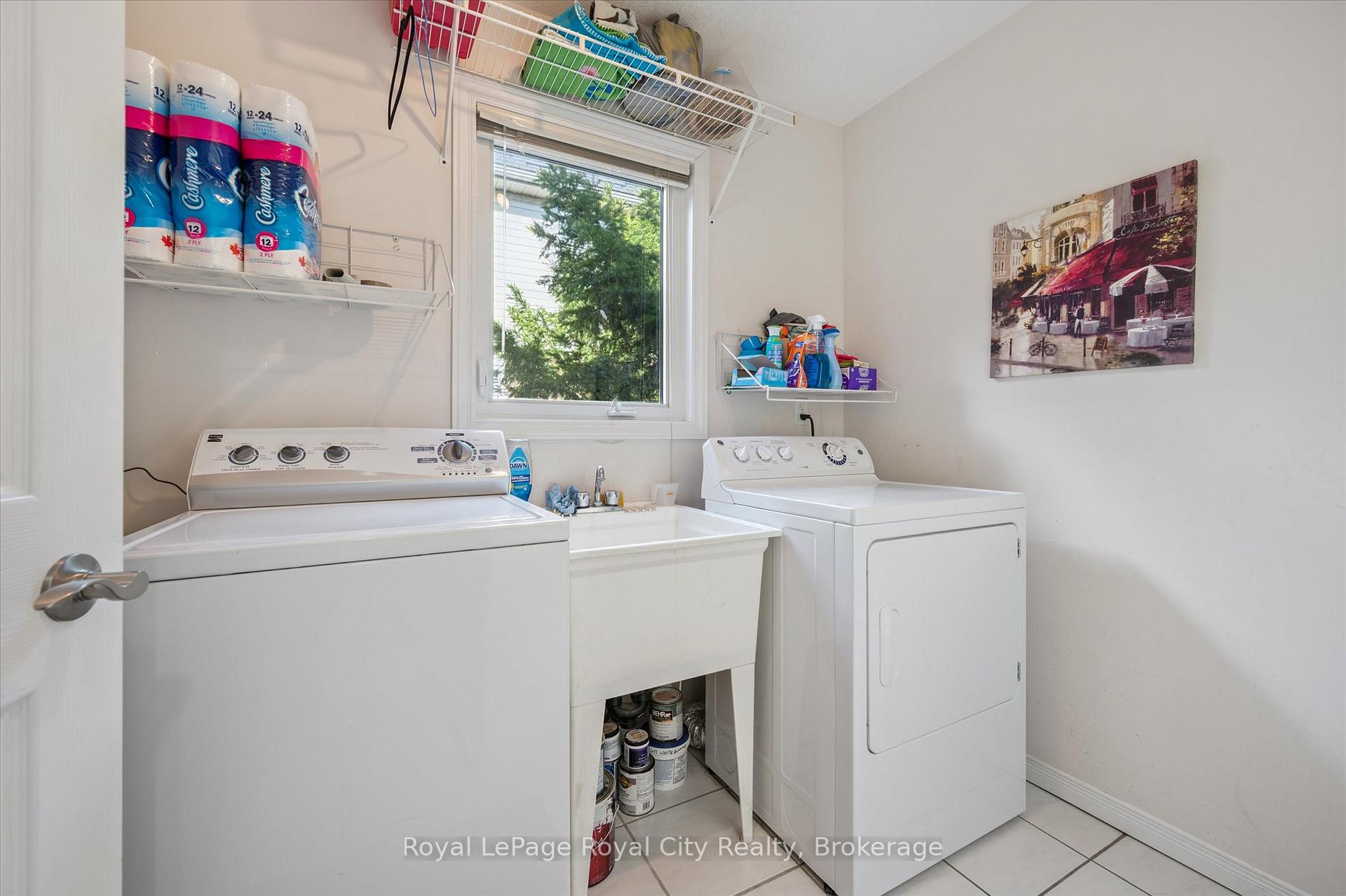 Photo 9 of 27 Oakridge Crescent, Guelph, Pineridge/Westminster Woods — HOMEH