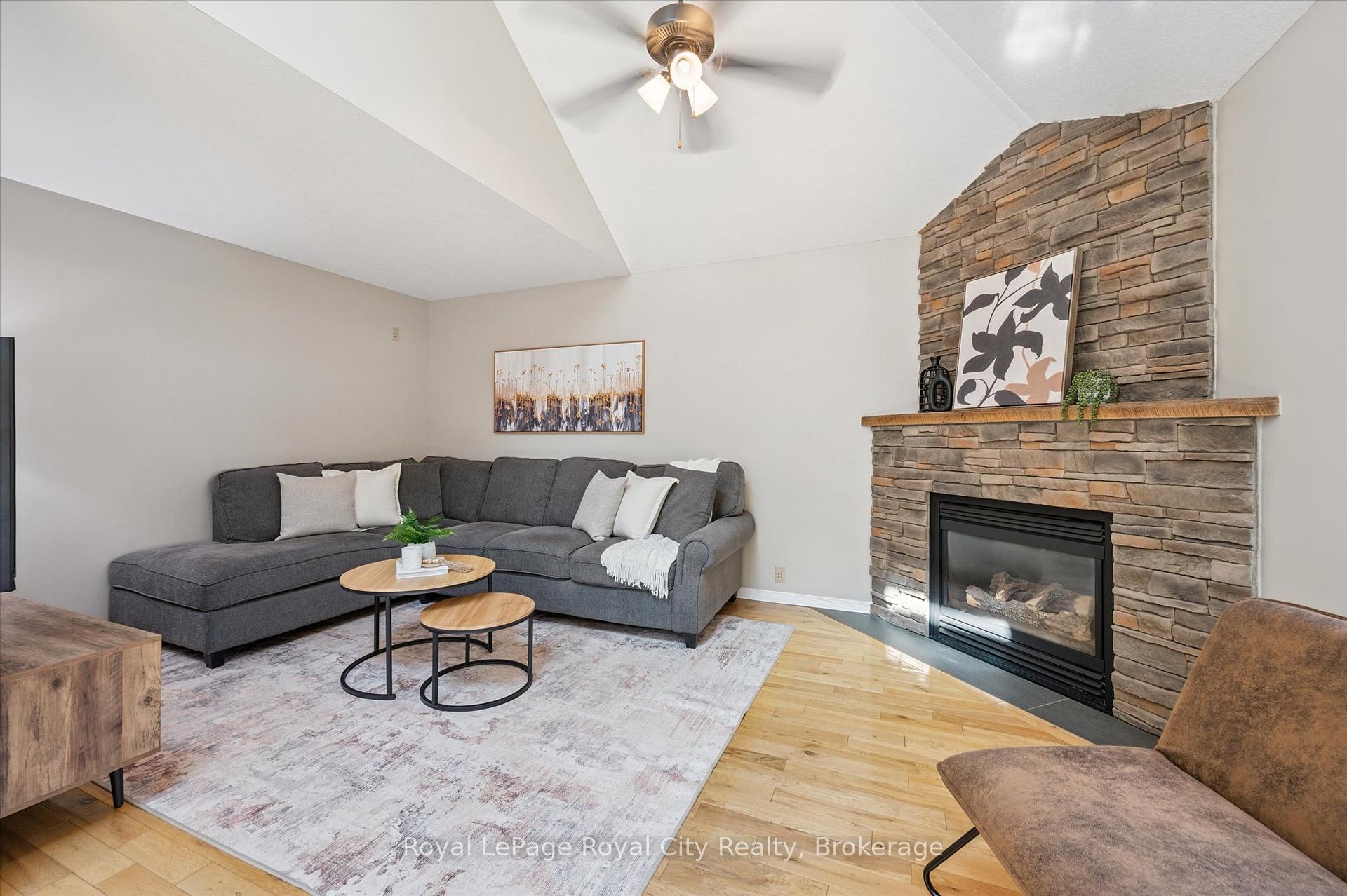 Photo 11 of 27 Oakridge Crescent, Guelph, Pineridge/Westminster Woods — HOMEH