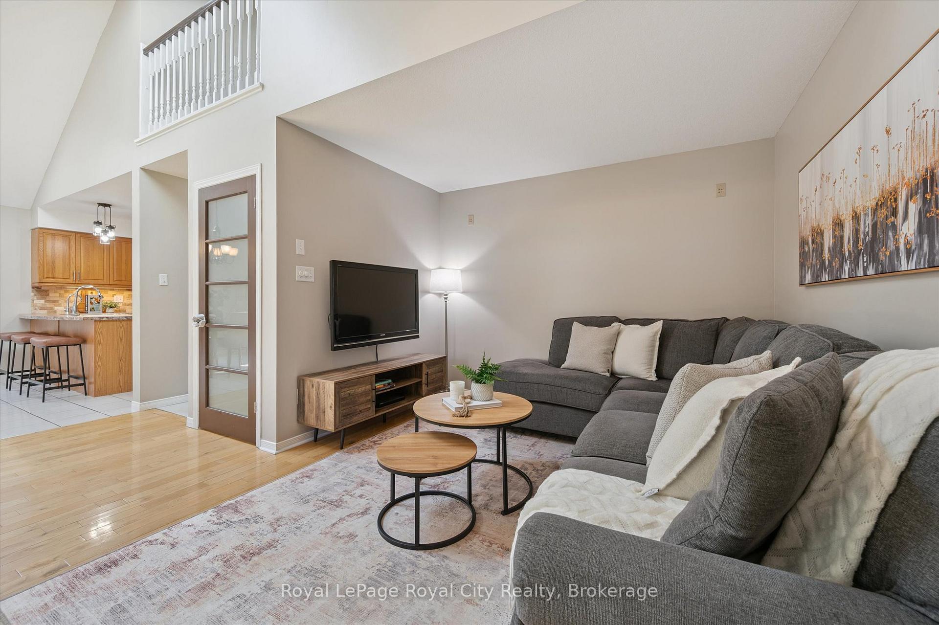 Photo 12 of 27 Oakridge Crescent, Guelph, Pineridge/Westminster Woods — HOMEH