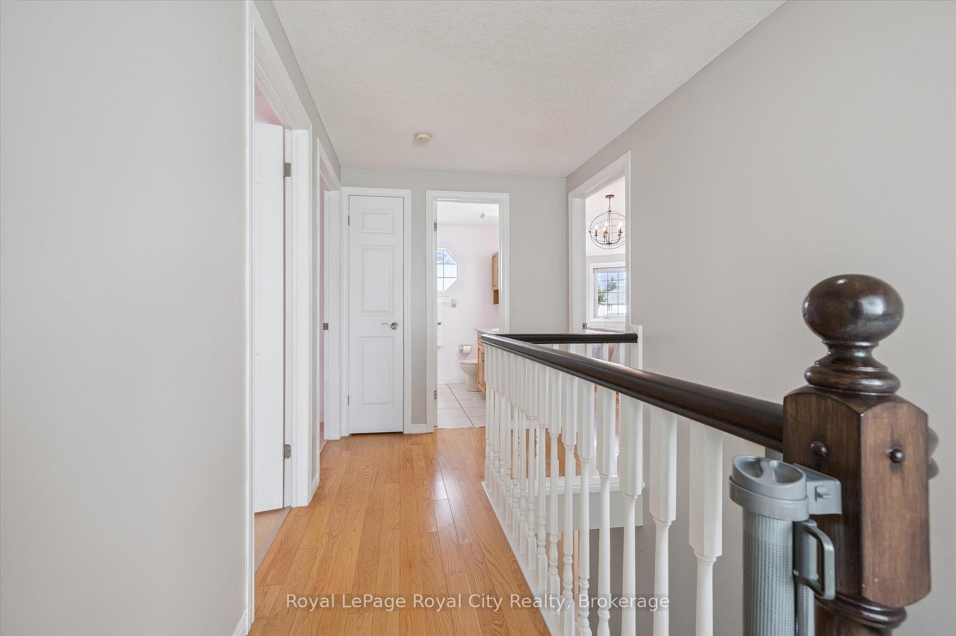 Photo 24 of 27 Oakridge Crescent, Guelph, Pineridge/Westminster Woods — HOMEH