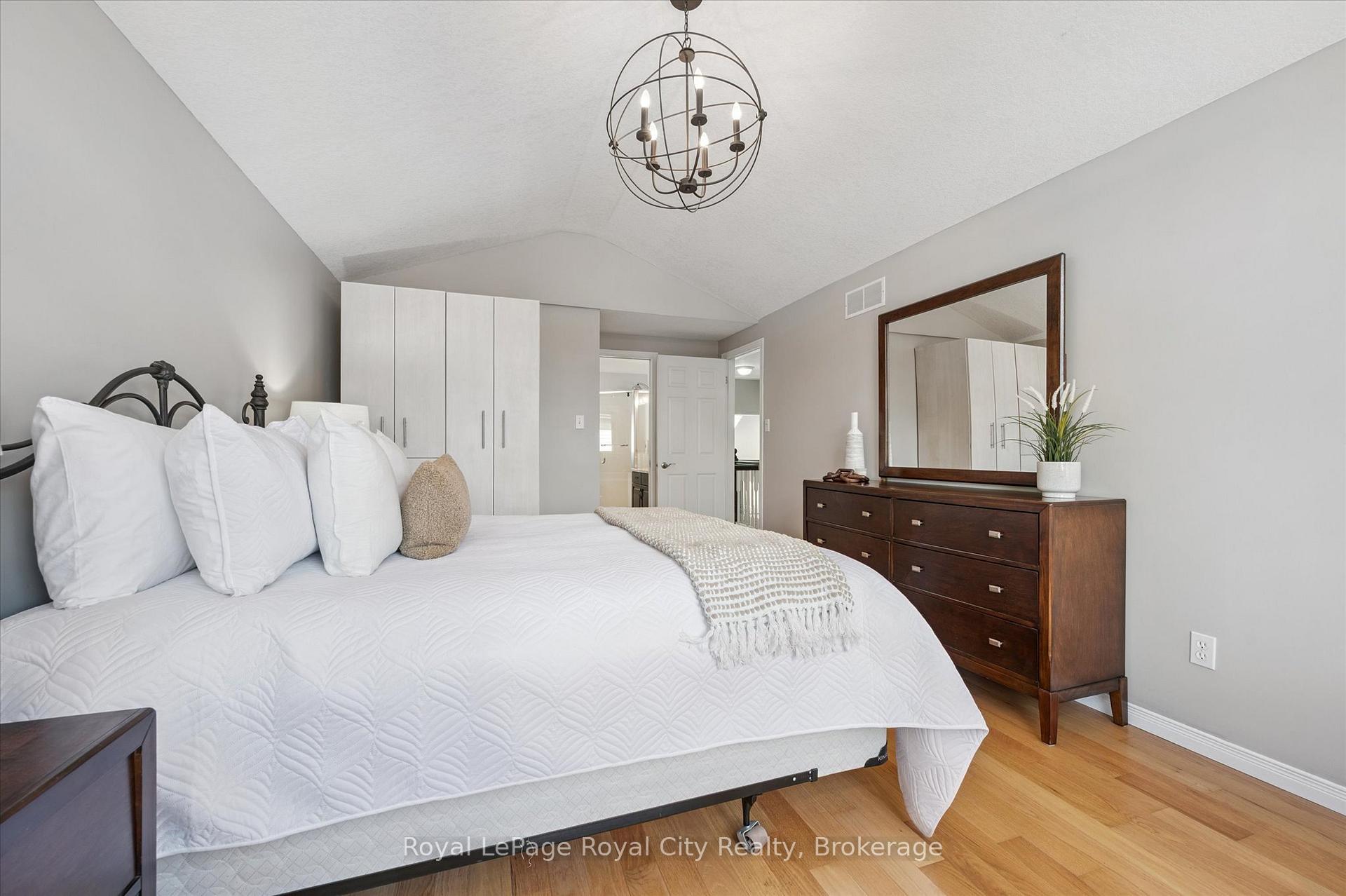 Photo 27 of 27 Oakridge Crescent, Guelph, Pineridge/Westminster Woods — HOMEH